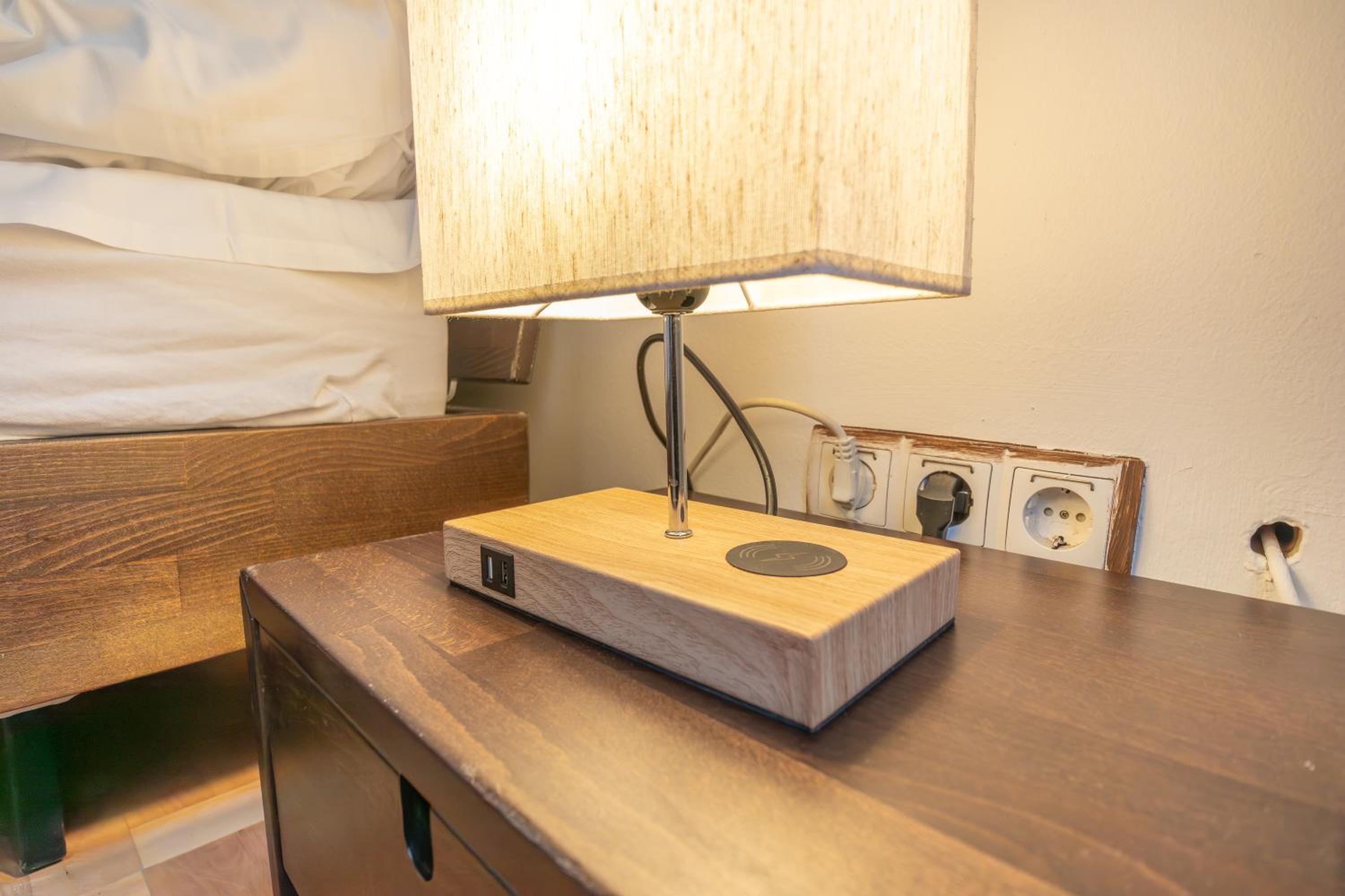 Cozy City Center Retreat 2BR Apt. Homelike Comfort