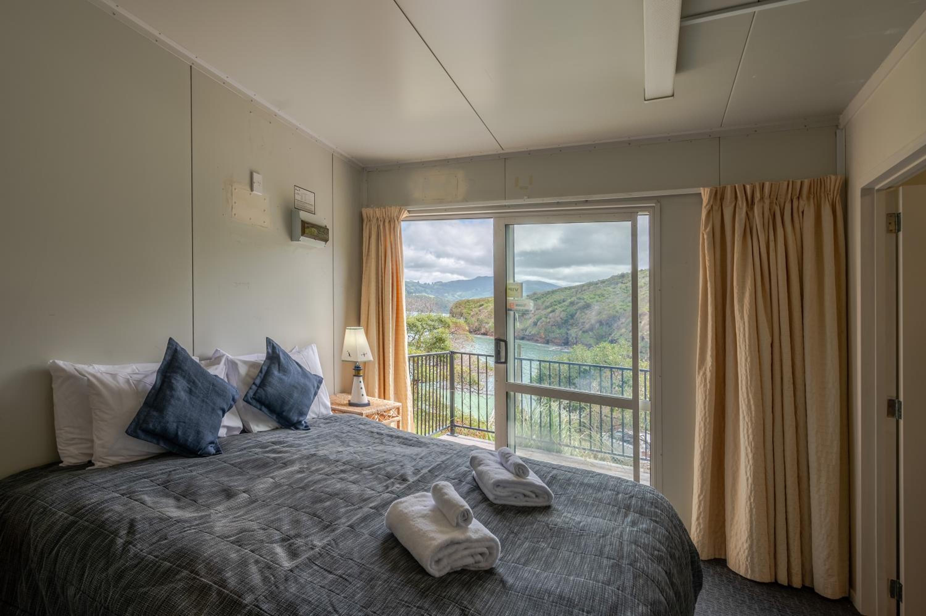 Lushingtons Bay - Takamatua