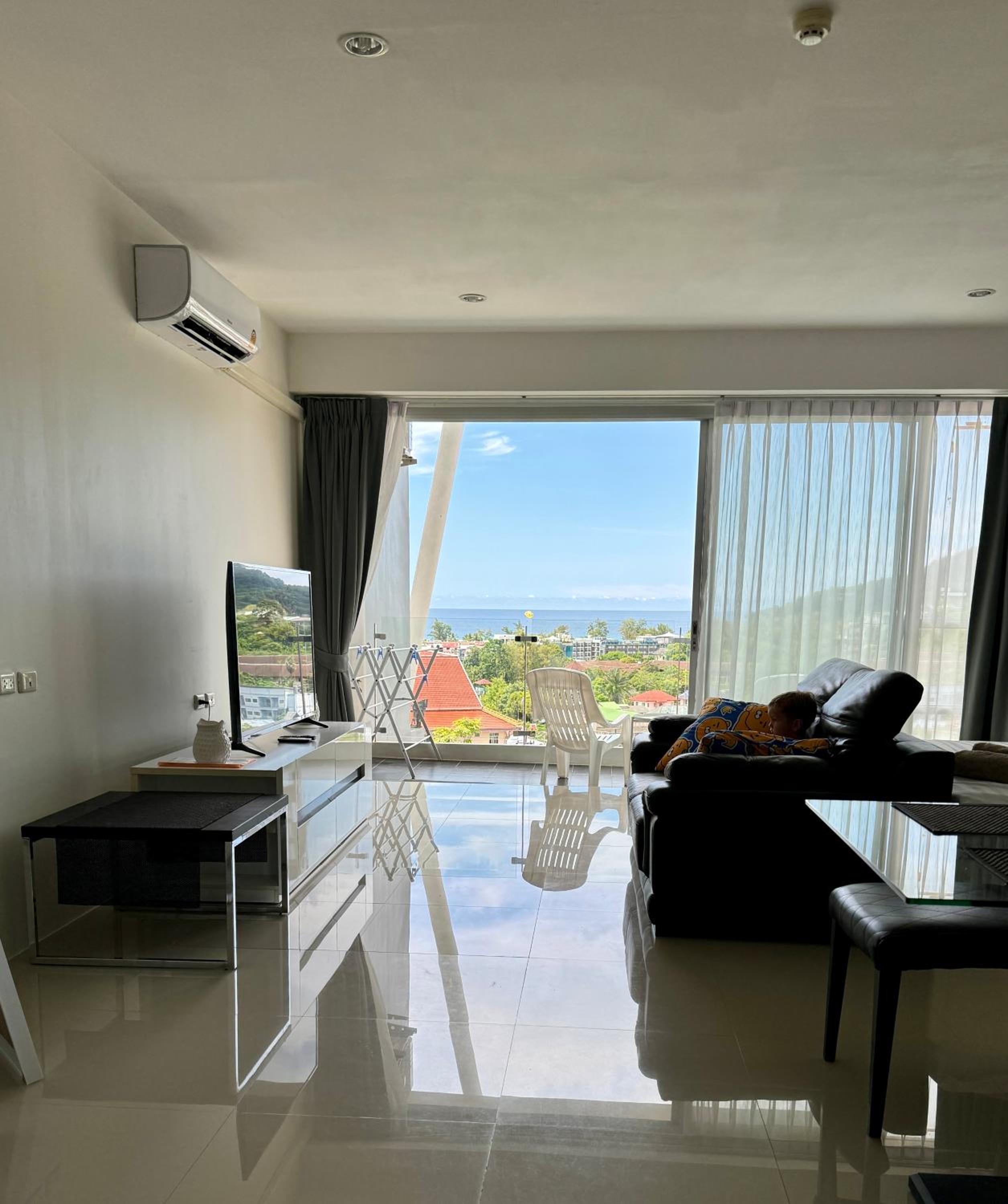 Thawi Studio with Sea View in Chic Condo view 5