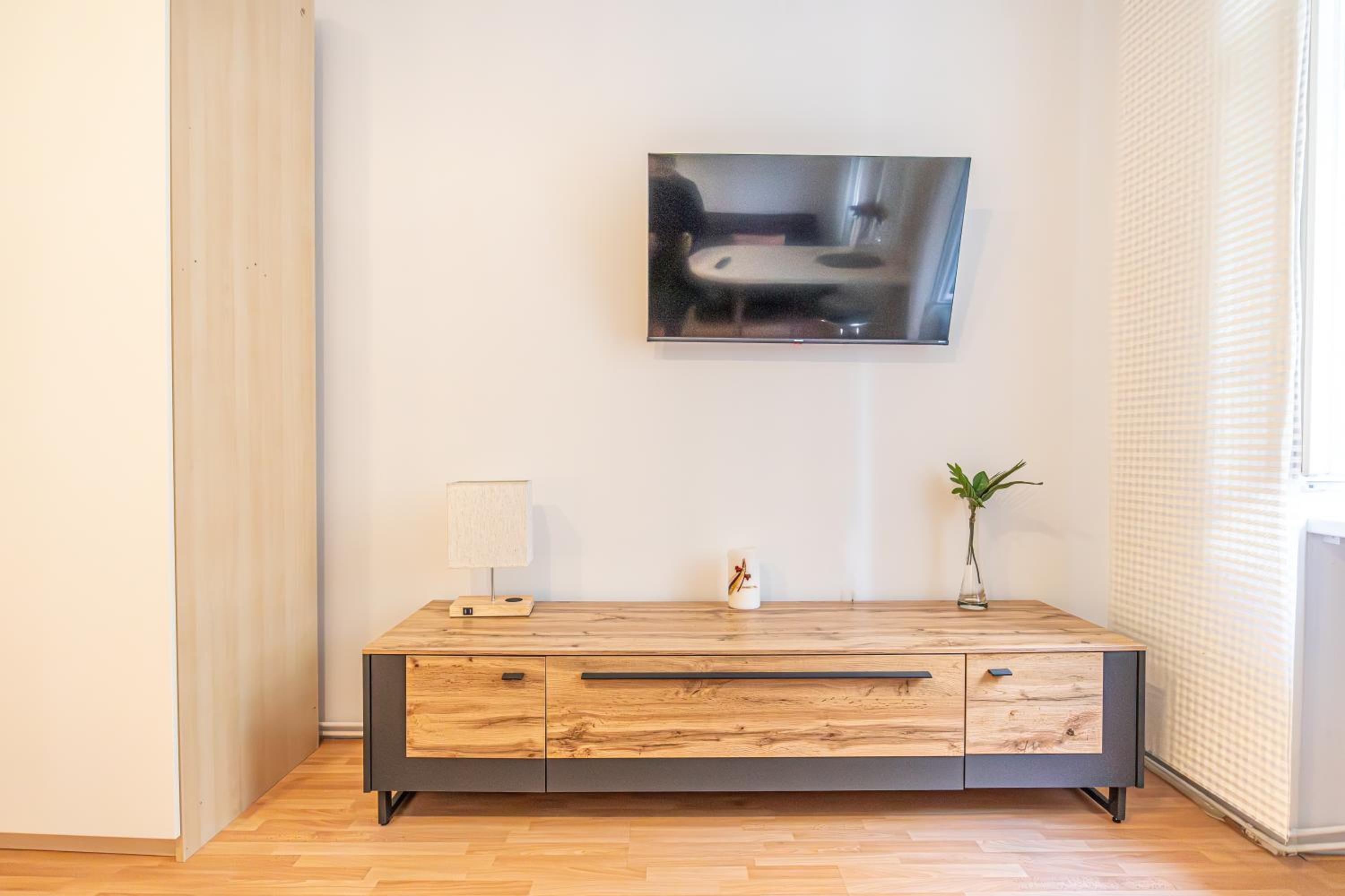 Cozy City Center Retreat 2BR Apt. Homelike Comfort
