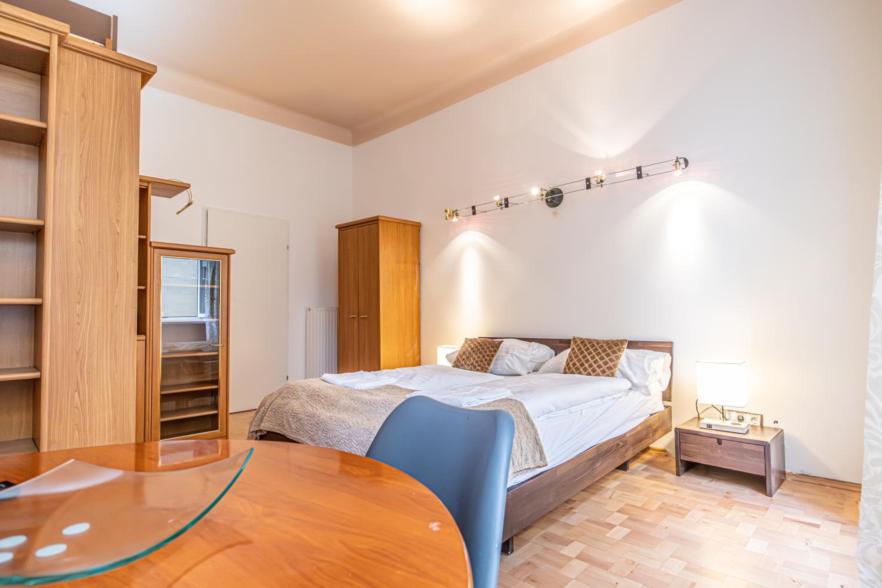 Peaceful Getaway 2BR Apartment with Shared Spaces