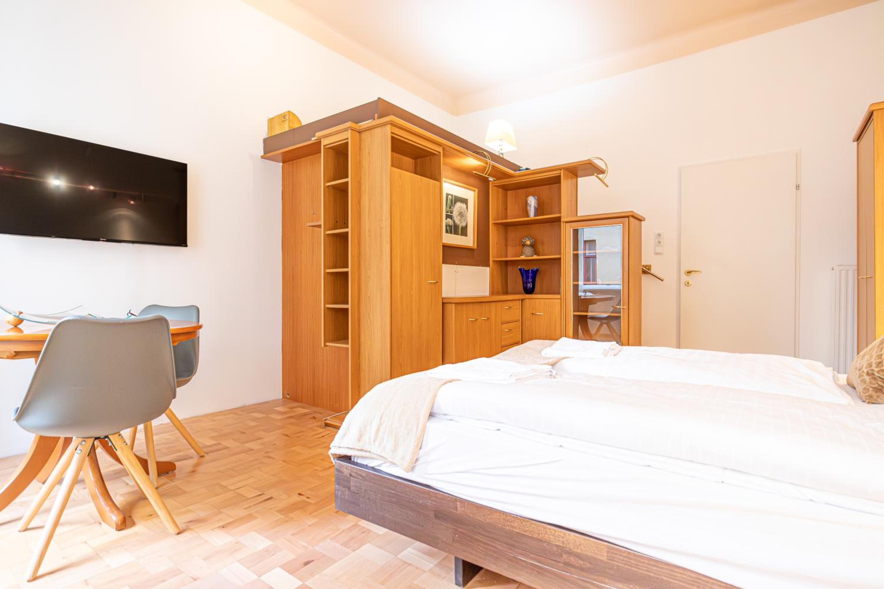 Peaceful Getaway 2BR Apartment with Shared Spaces