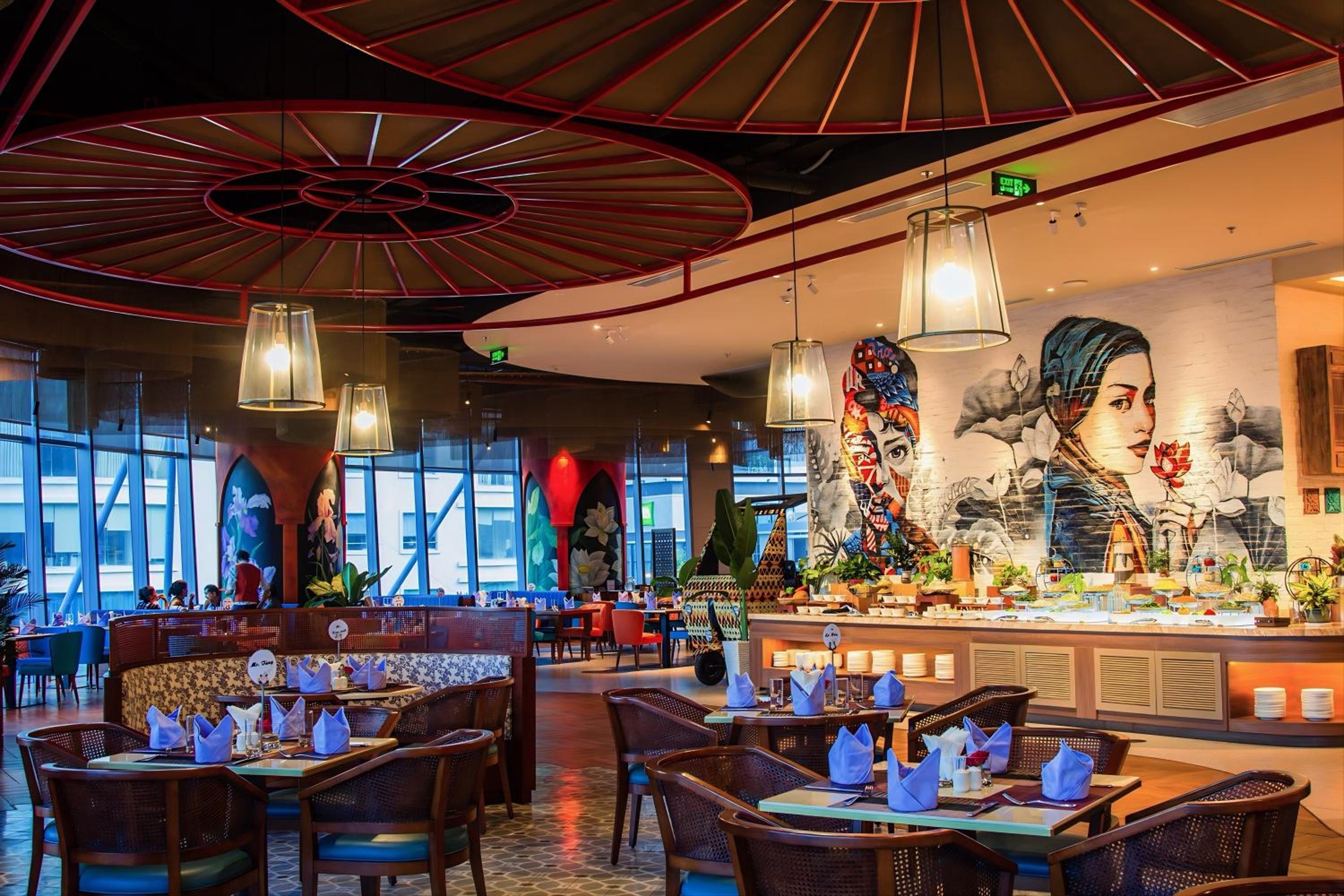 Panorama Beachfront Nha Trang by LYN Condotel