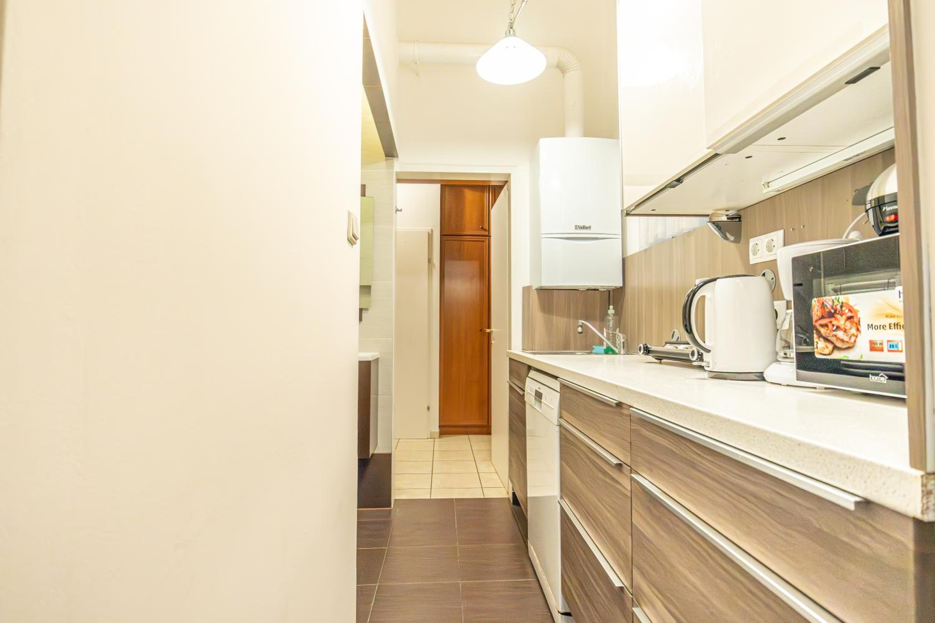Peaceful Getaway 2BR Apartment with Shared Spaces