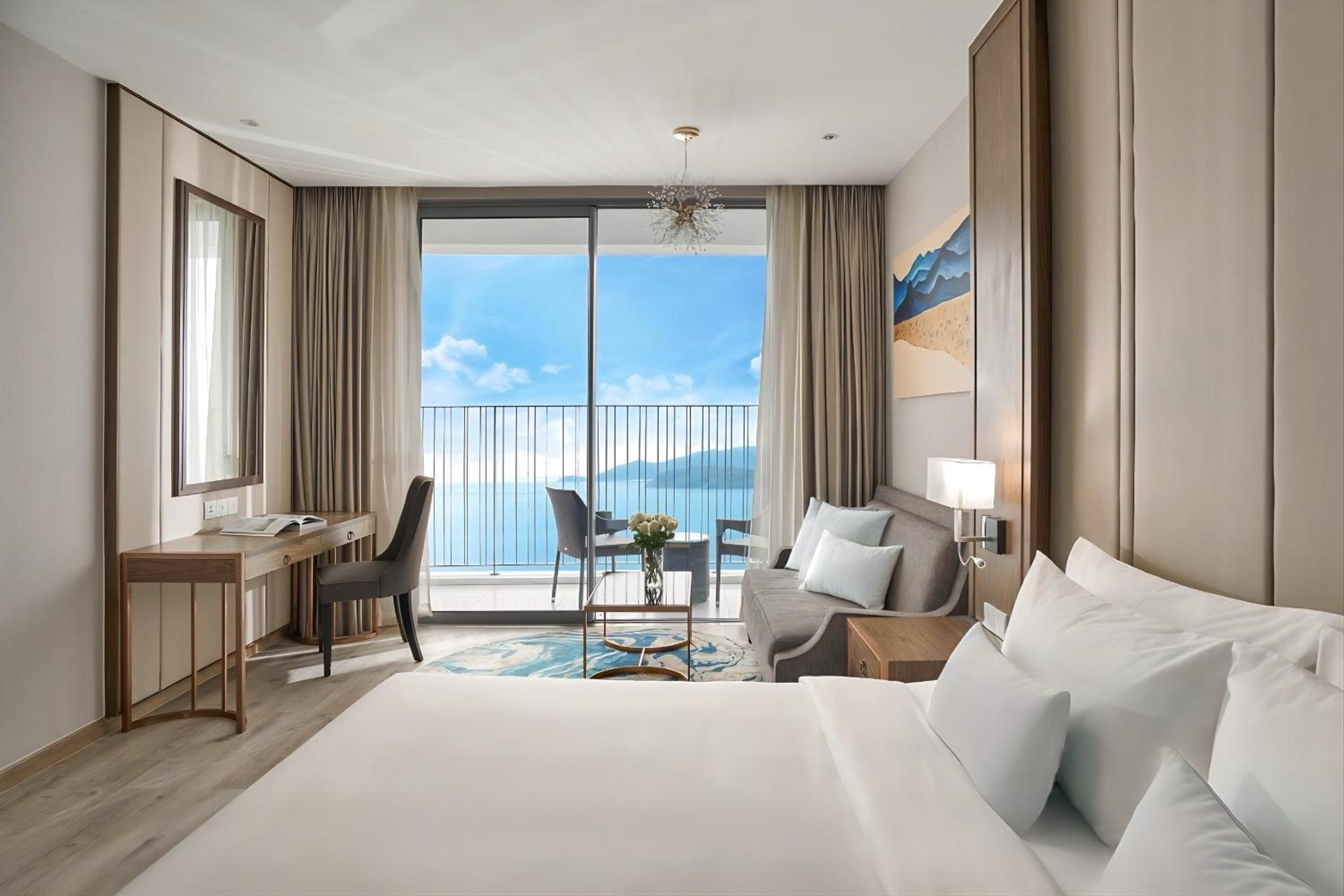 Panorama Beachfront Nha Trang by LYN Condotel
