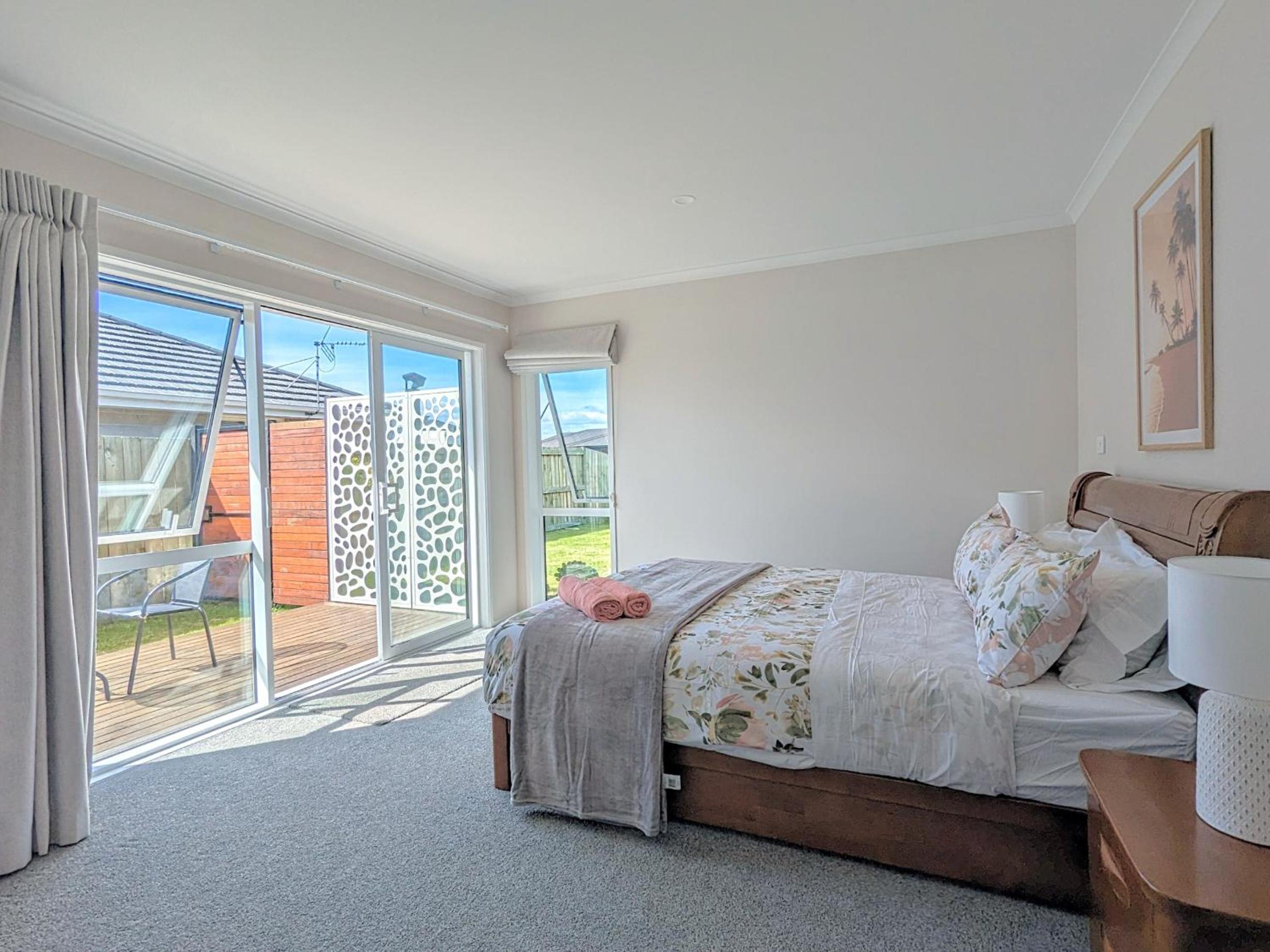 Beautiful Brand New Four-Bed Home near Redwood view 2
