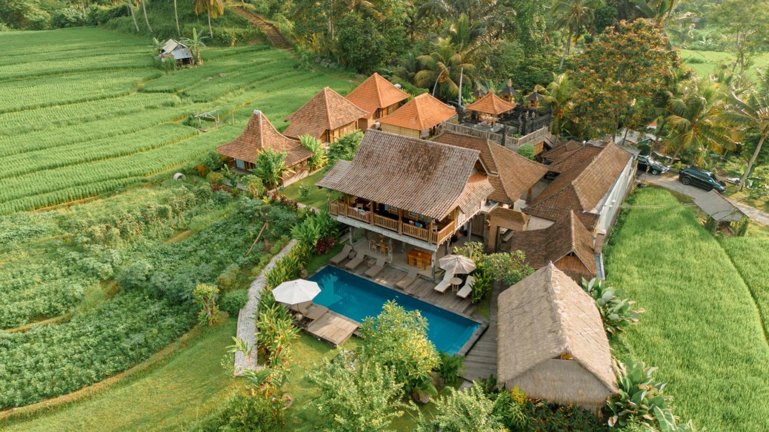 Kubu Sakian Villa and Restaurant Sidemen view 2