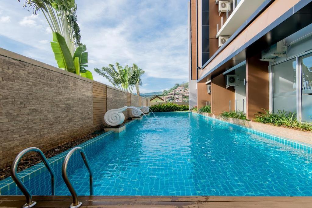 Chic Condominium Studio building A view 4