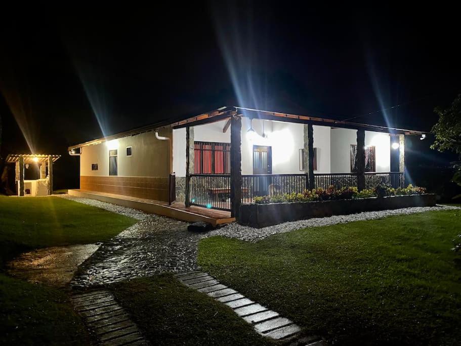 Acogedora casa de campo con excelente ubicación