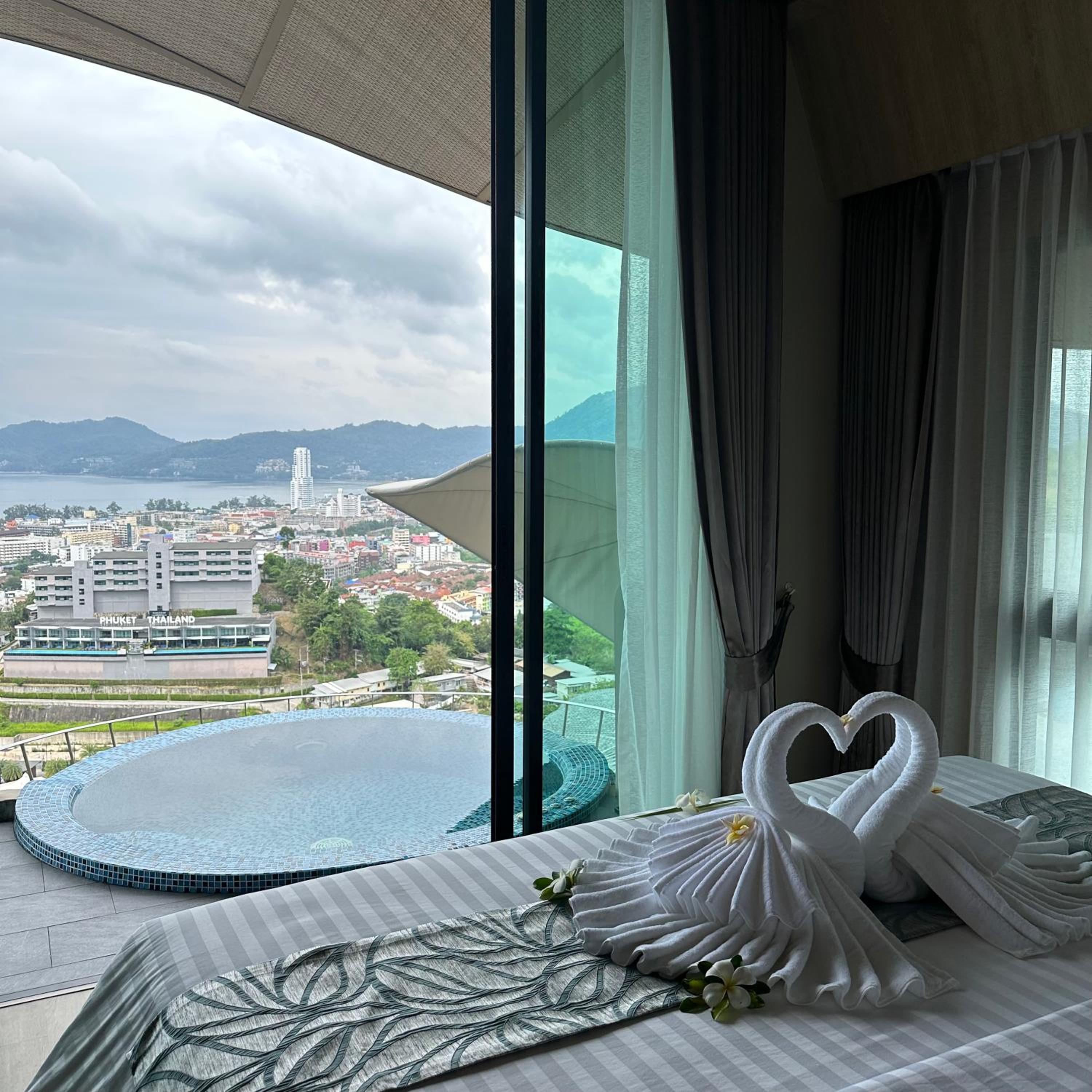 Patong Bay Hill Resort 24