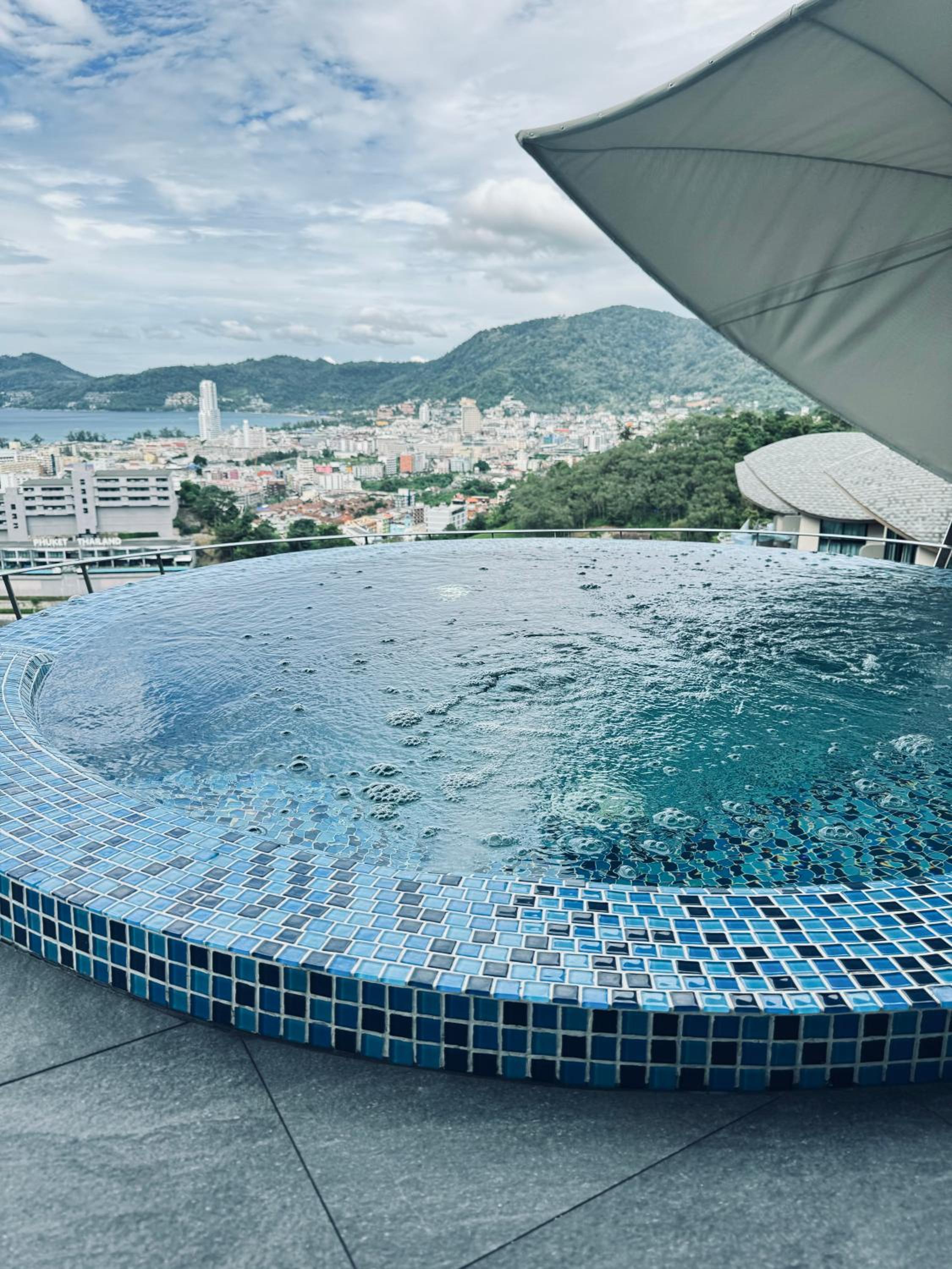 Patong Bay Hill Resort 23