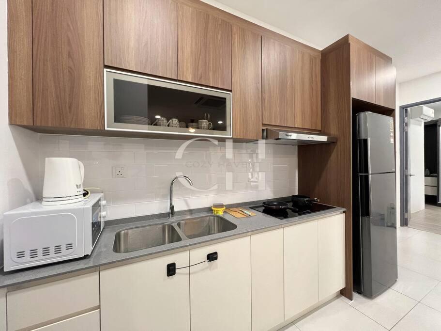 The Podium 3 bedrooms @ 8 pax Free Internet & TV Box photo 4