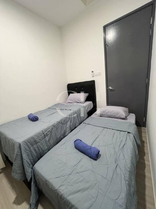 The Podium 3 bedrooms @ 8 pax Free Internet & TV Box photo 6
