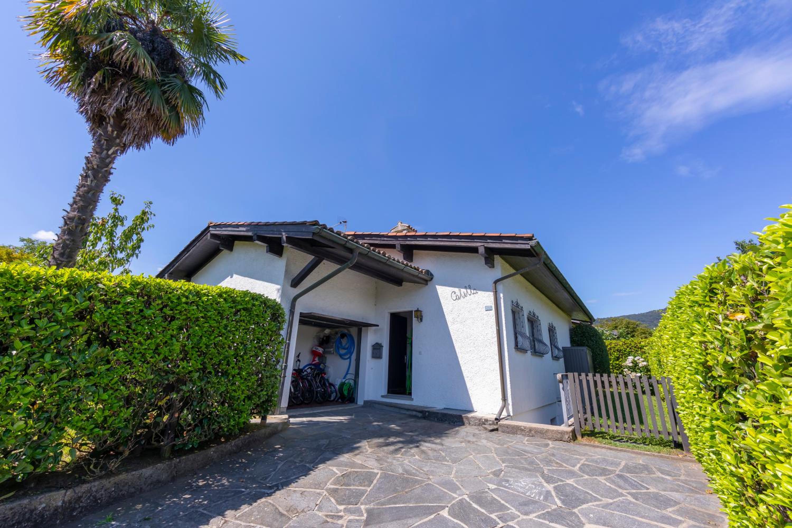 Charming Pool Villa - Happy Rentals