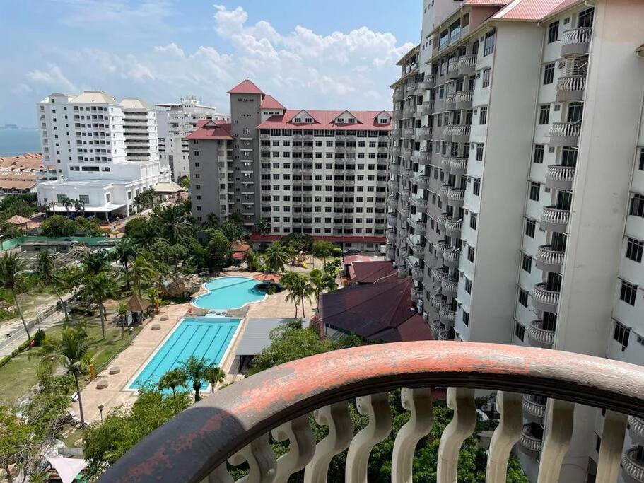 12pax Seaside Homestay Port Dickson 3R3B,Wifi,Beach,Pool,BBQ photo 1