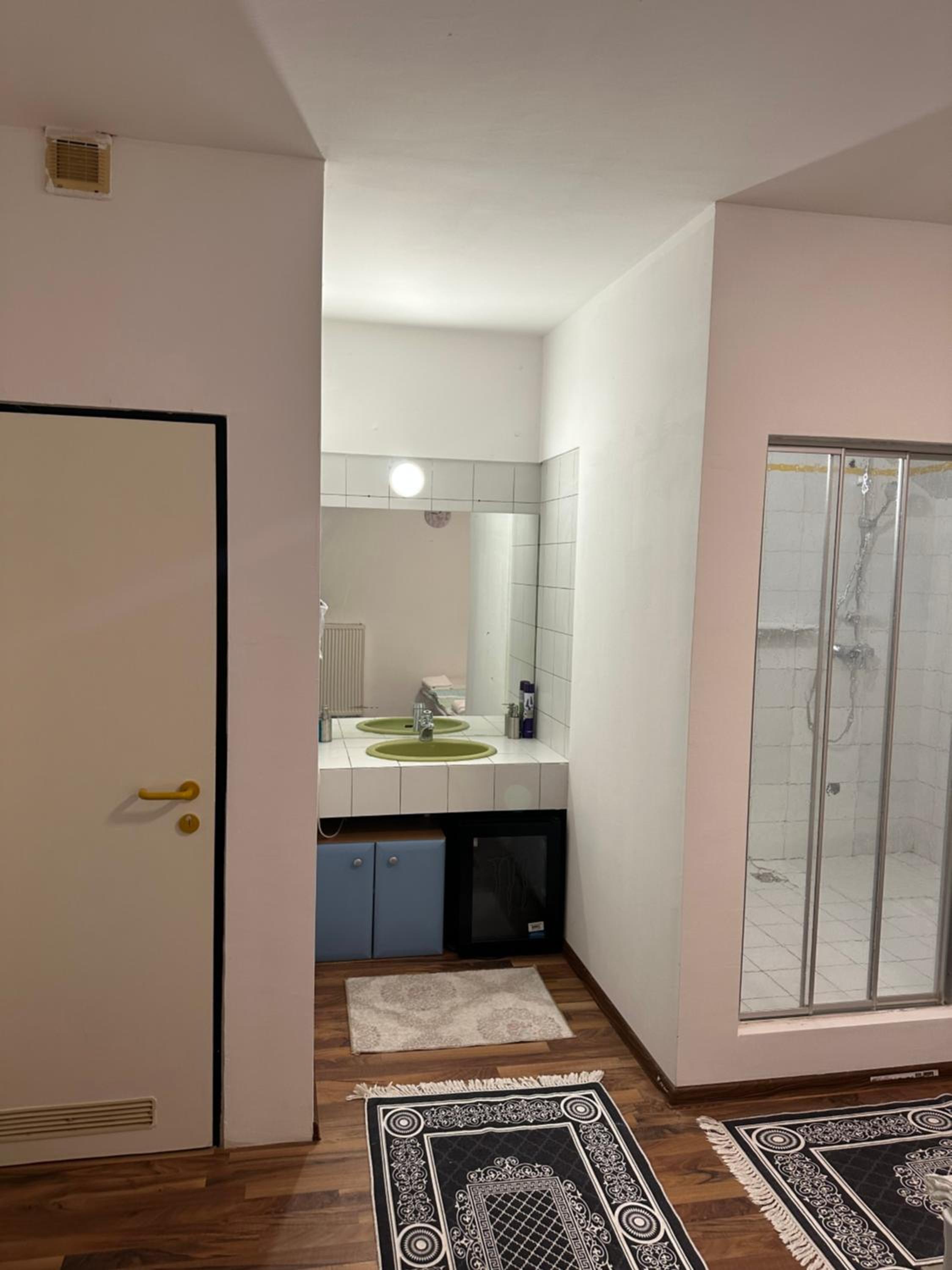 Privat zimmer ERONN VEİTSCH