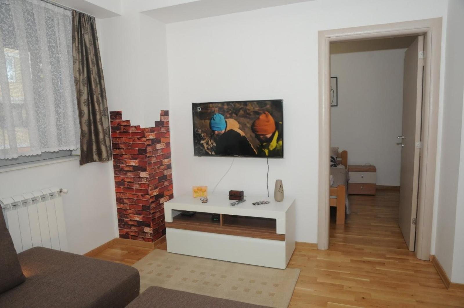 King-size bed, Free parking, kitchenette, wifi apartments view 2