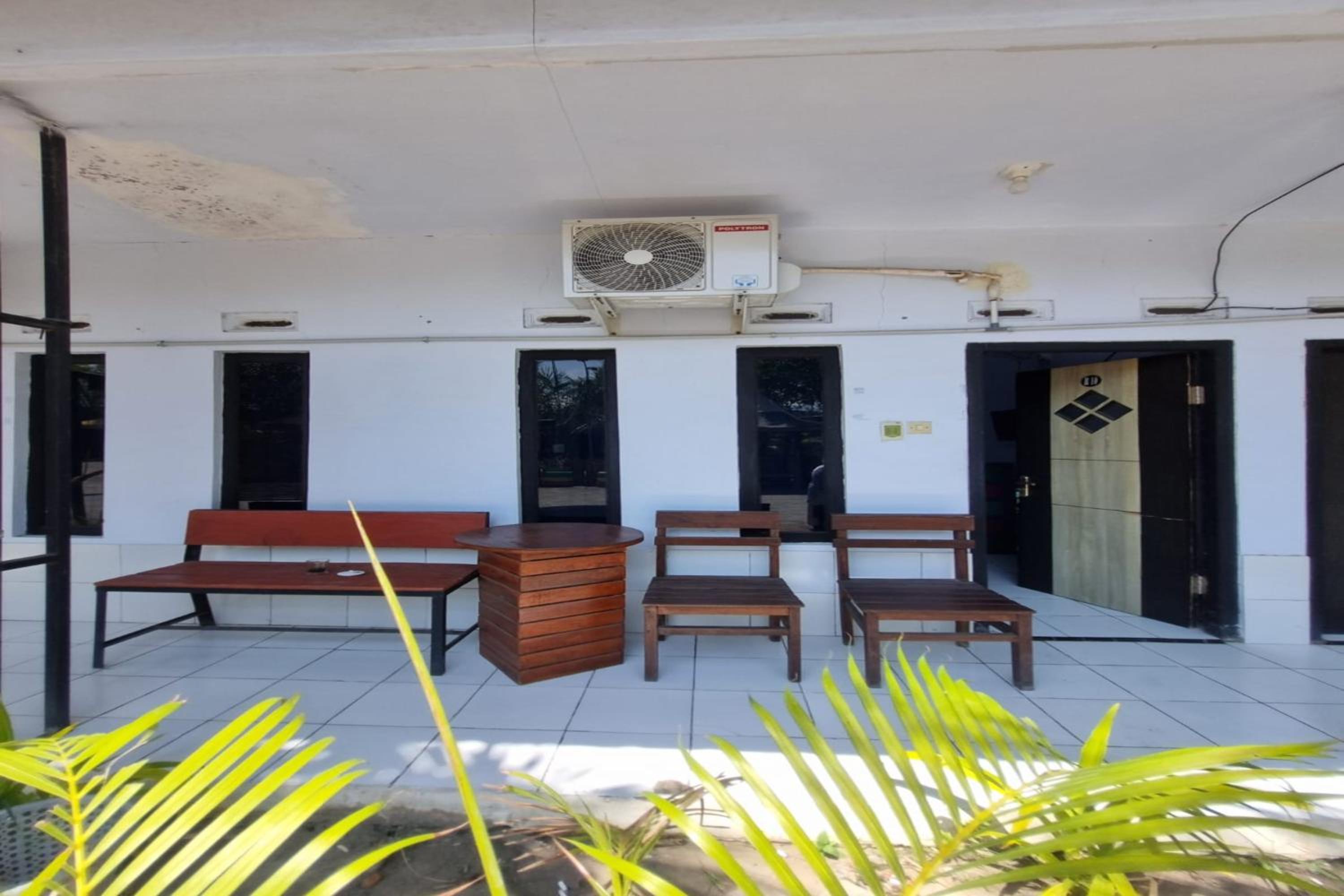 Hotel O New Asembagus 3