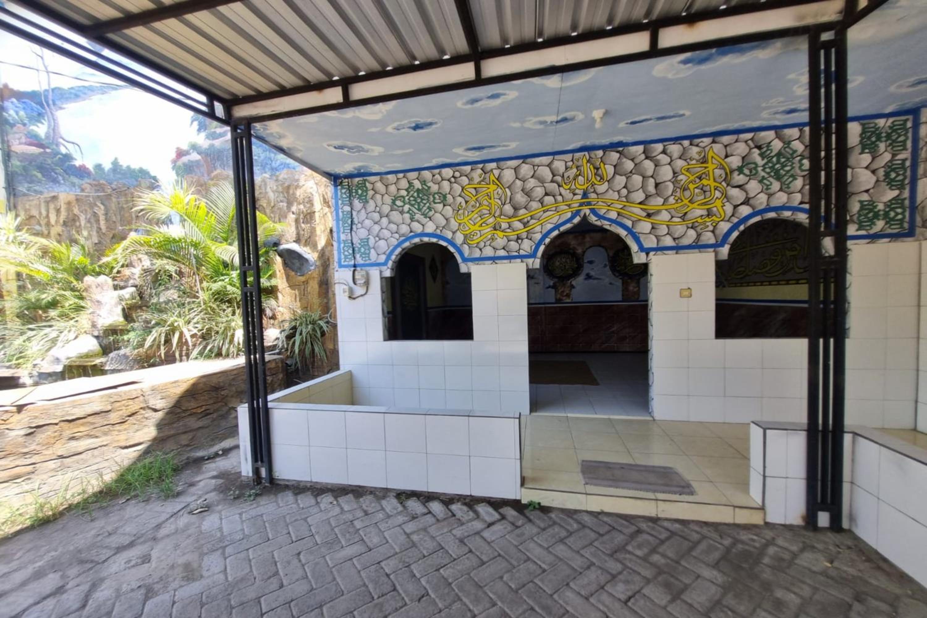 Hotel O New Asembagus 3
