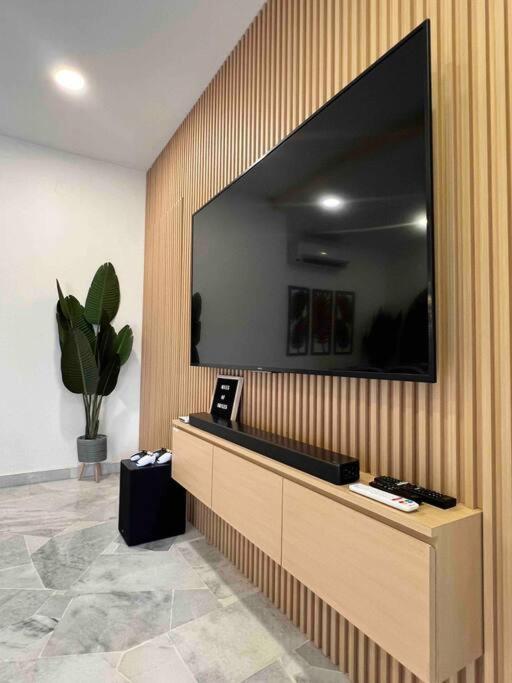Peaceful Escape - Landed Endlot House Subang Jaya photo 5