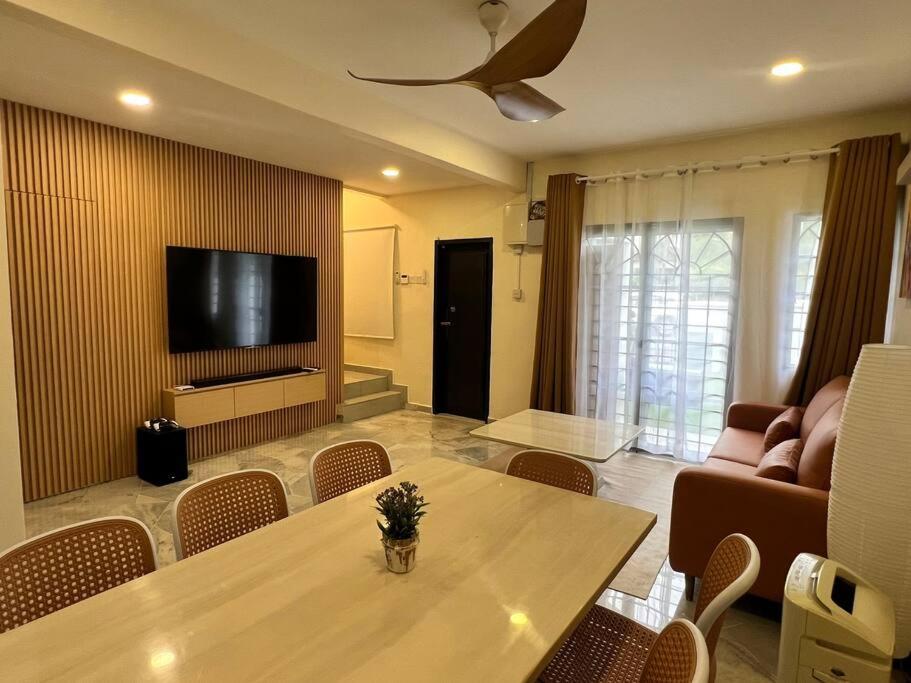 Peaceful Escape - Landed Endlot House Subang Jaya photo 2