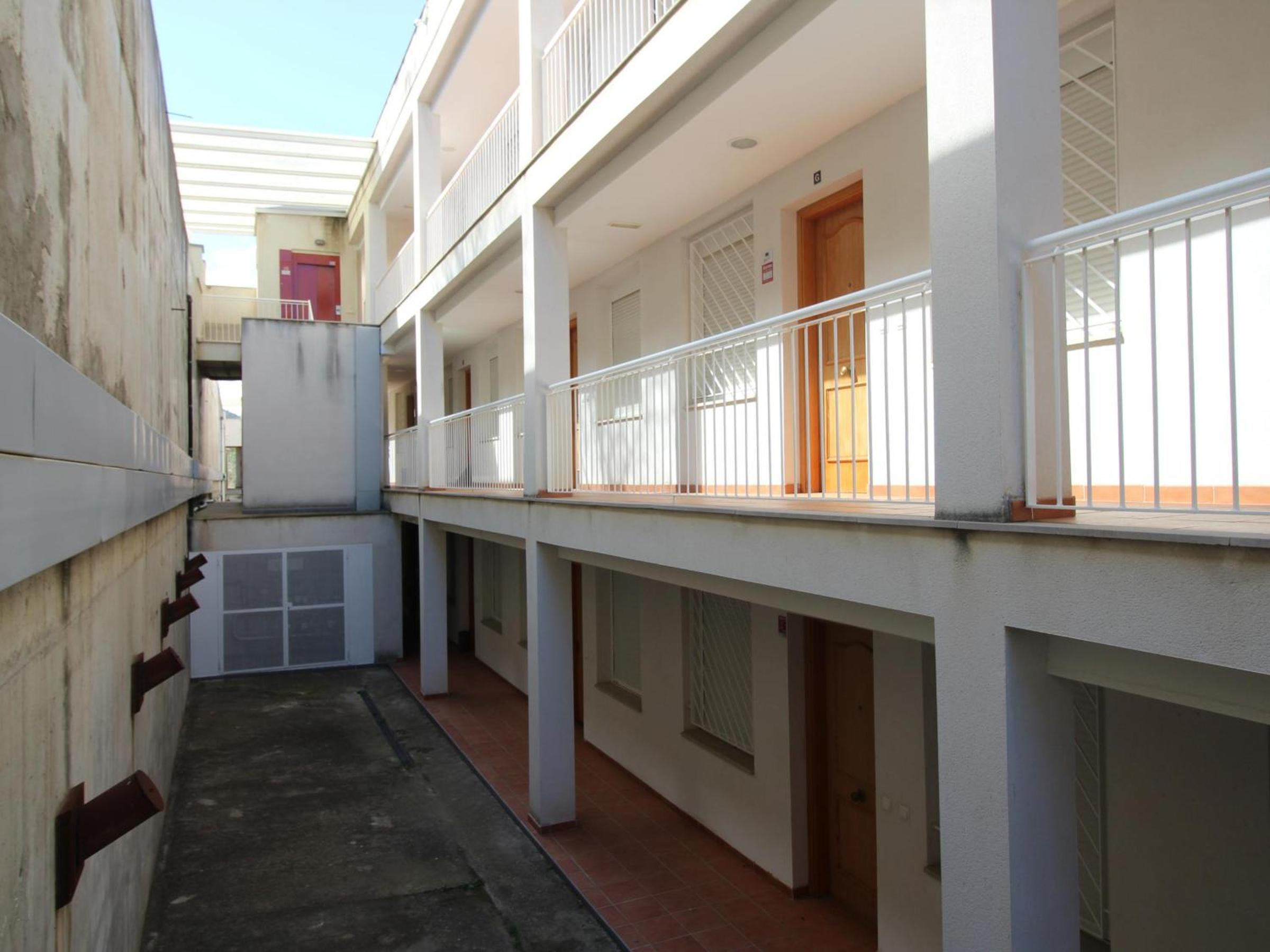 Apartamento cómodo con piscina, cerca de la playa de Les Tonyines, en zona tranquila y céntrica - ES-228-132 view 4