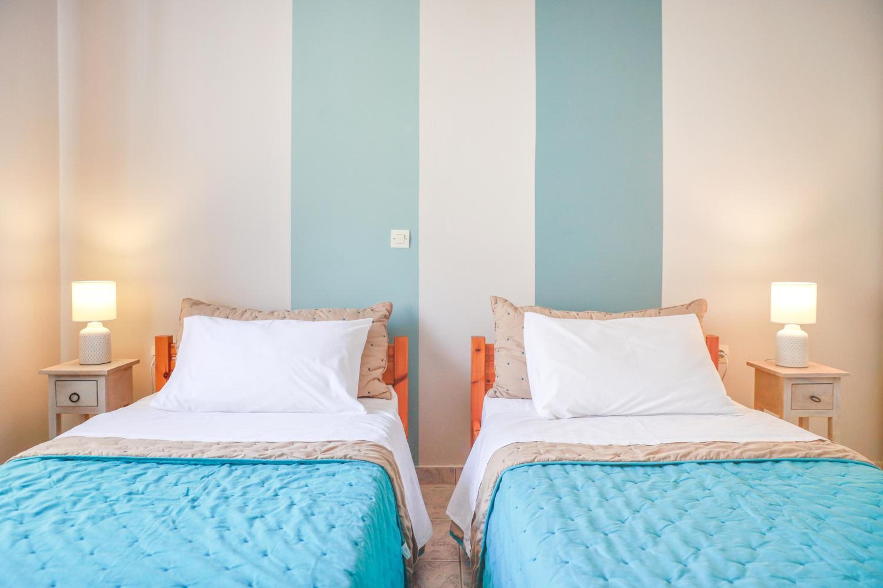 Catherine Blue Suites - 4 minutes off the Beach photo 2