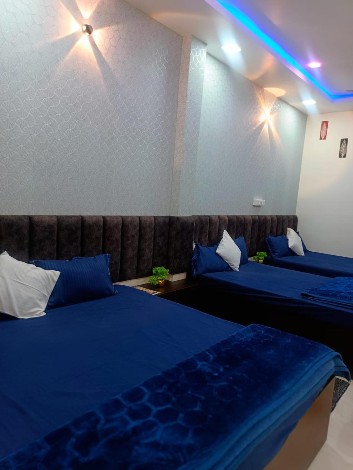 JAI BHOLE HOME STAY