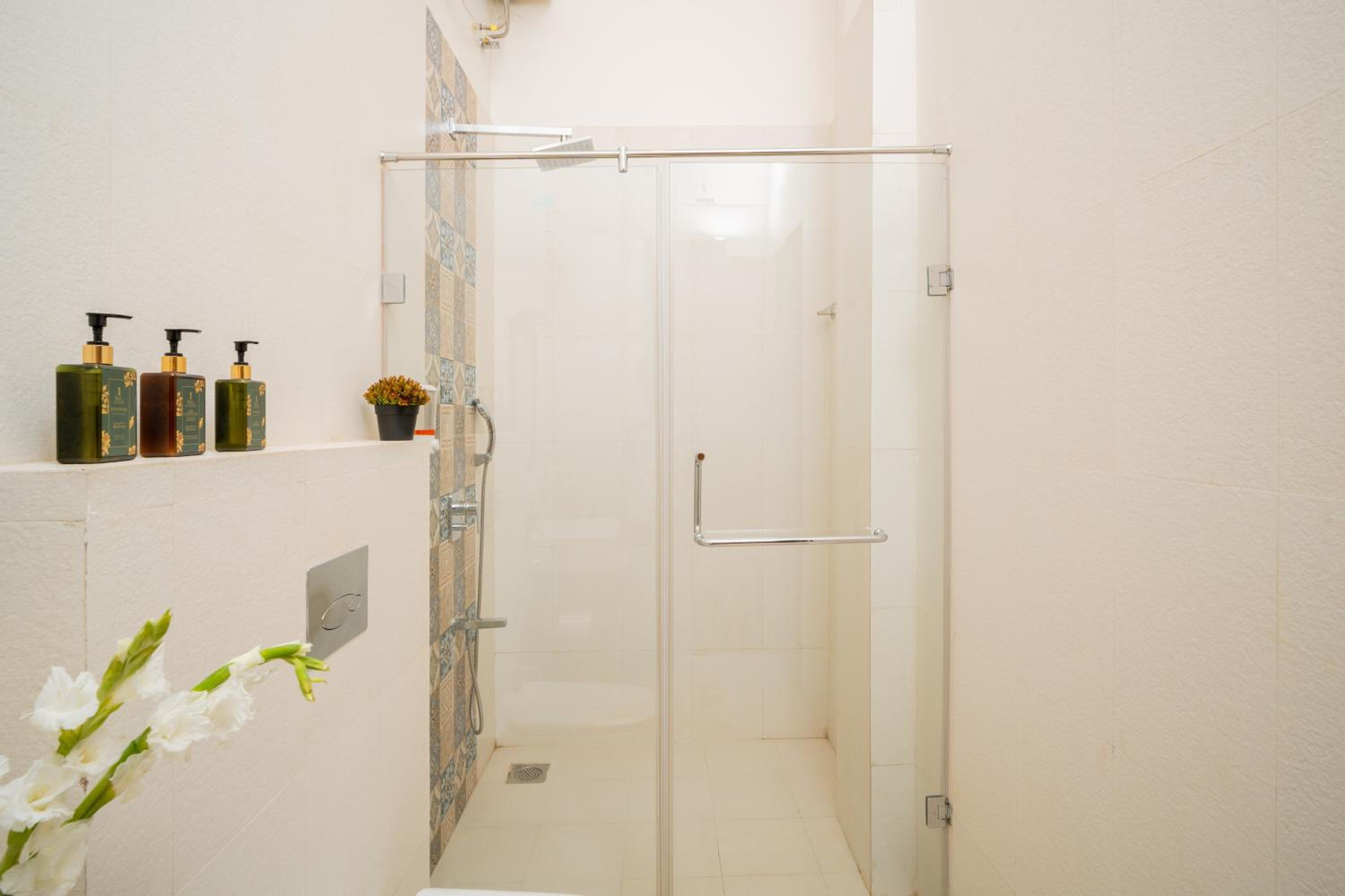 ELIVAAS 3 BHK with Pvt Pool & Caretaker - Miro view 4