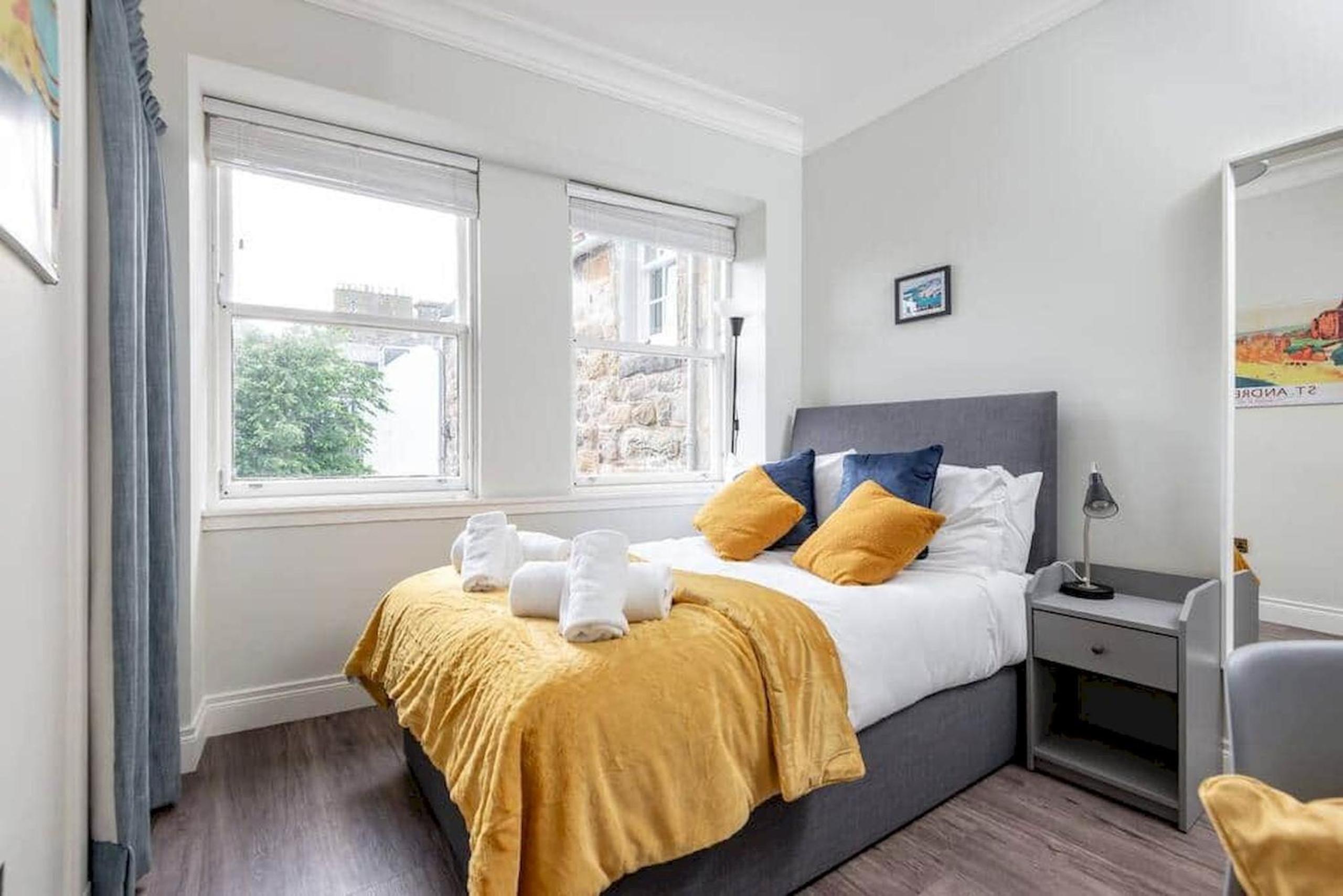South Street Apartments No 18C view 5
