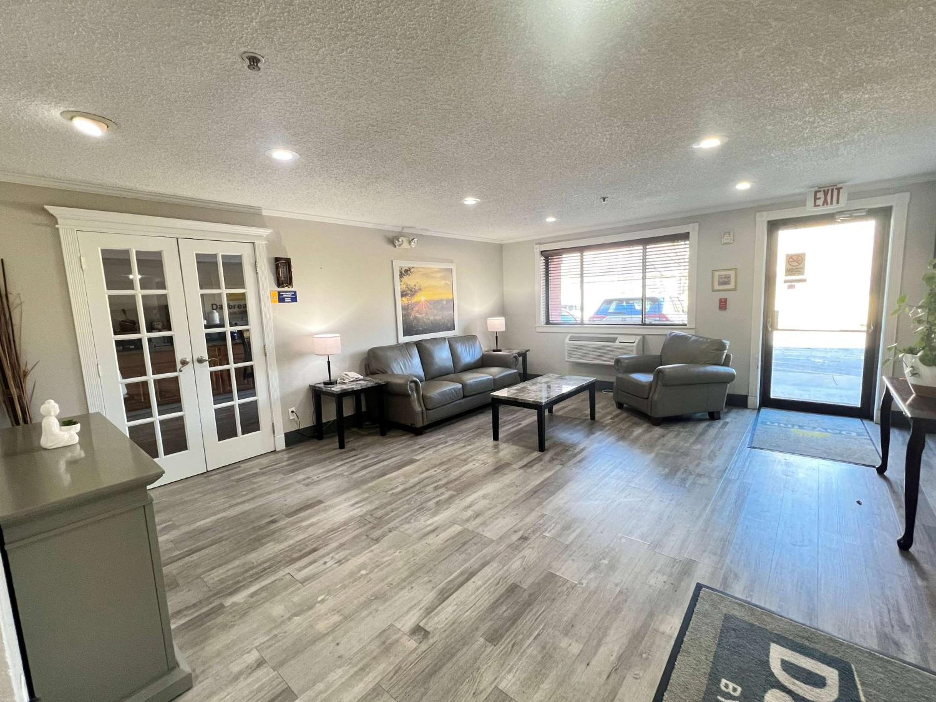 Ogden Vacations - Antelope Inn  Suites - Property Image 4