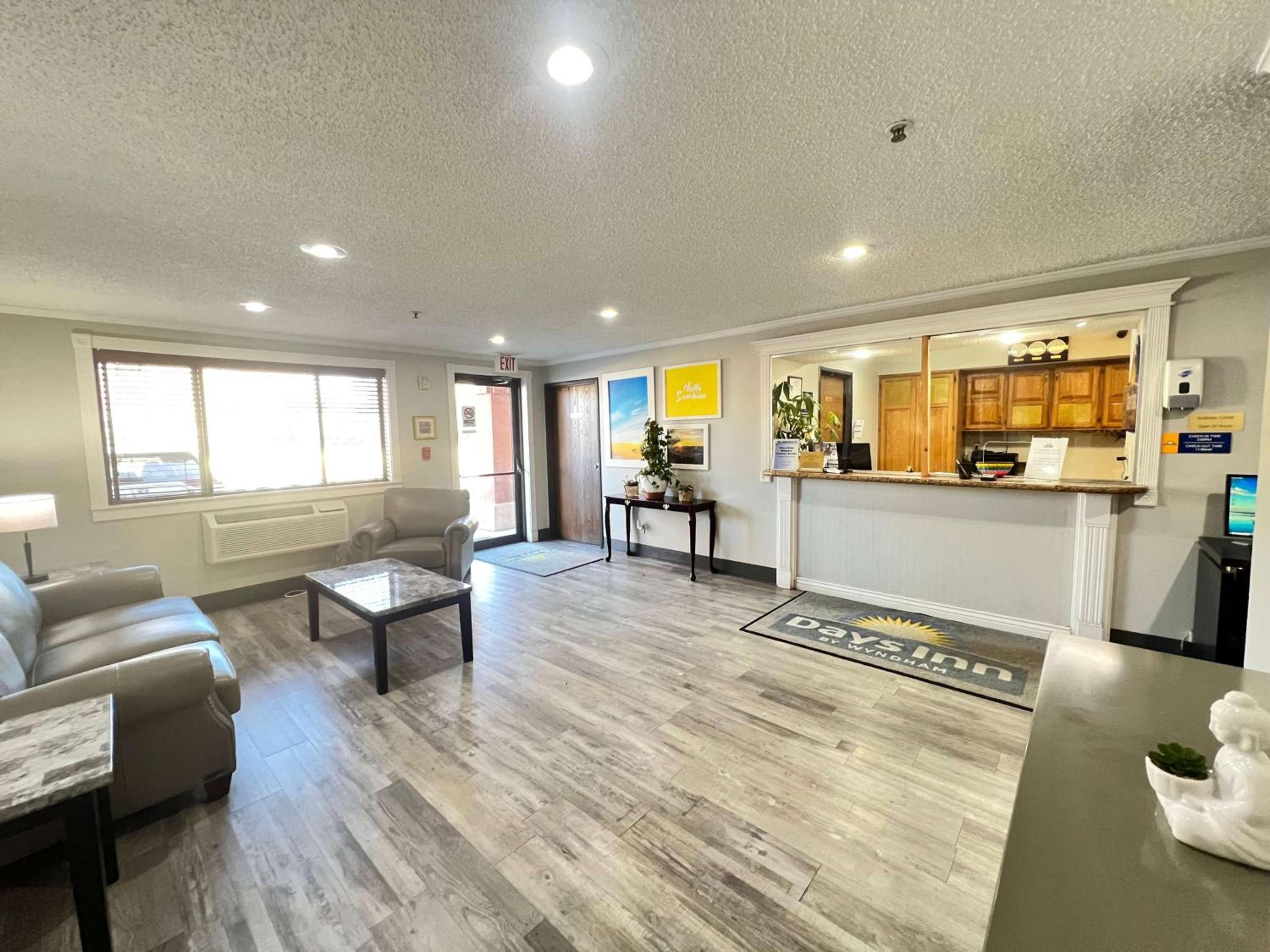 Ogden Vacations - Antelope Inn  Suites - Property Image 1