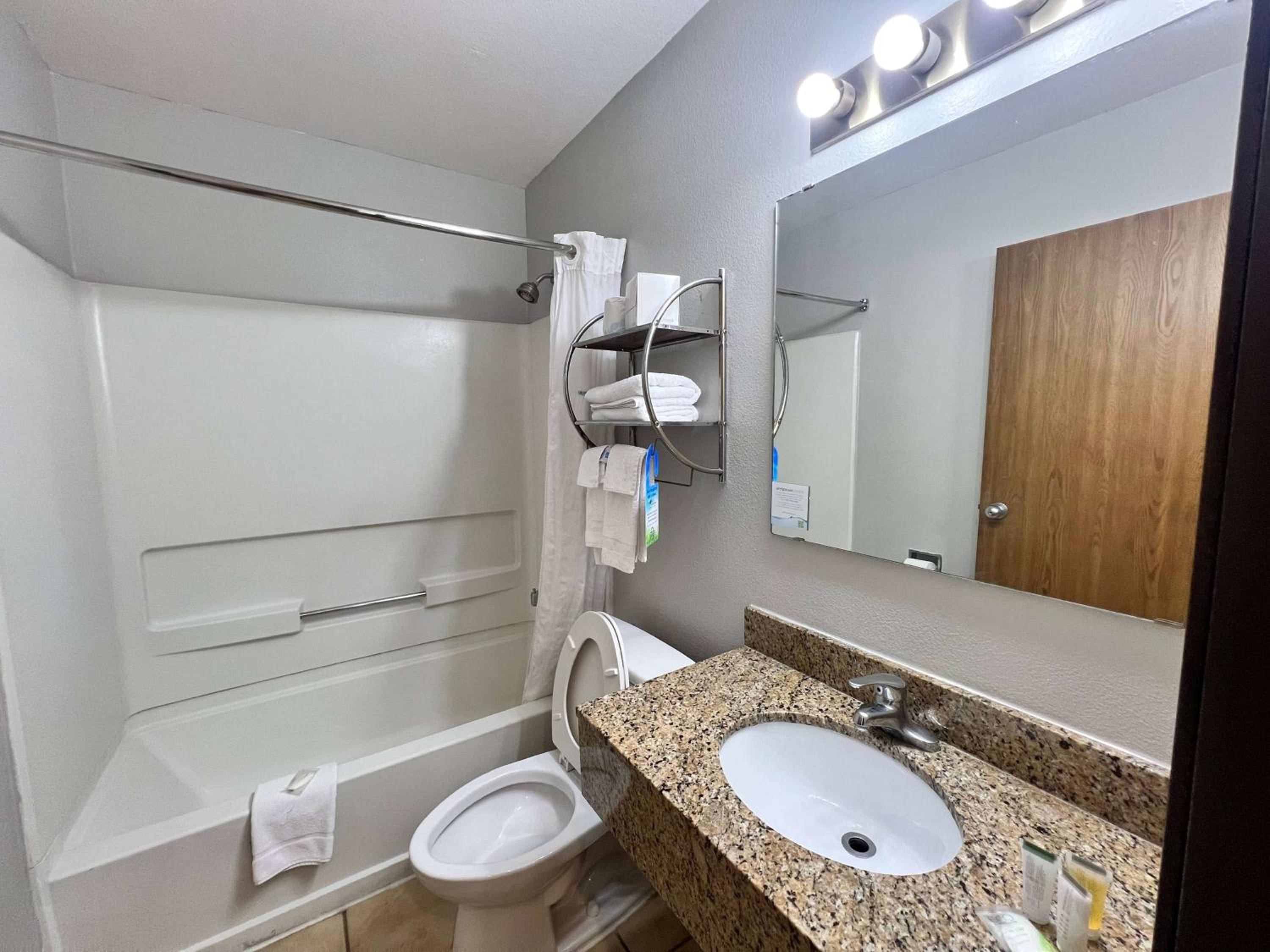 Antelope Inn  Suites - Property Image 56