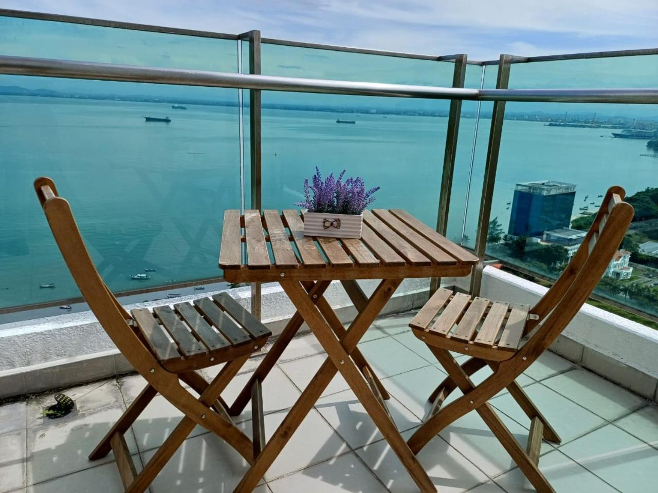 MansionOne Gleneagles Superb Seaview 8pax 2Bedrooms 1Bathroom By AmrayHomes photo 1