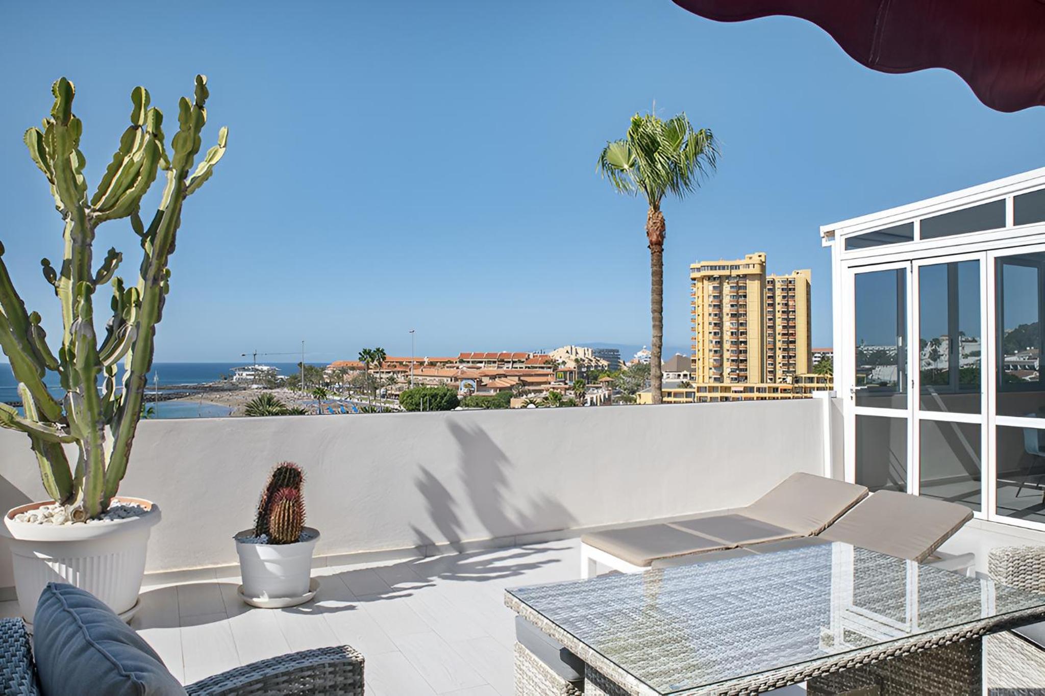 MAGNIFICENT FLAT with SPLENDID OCEAN VIEWS