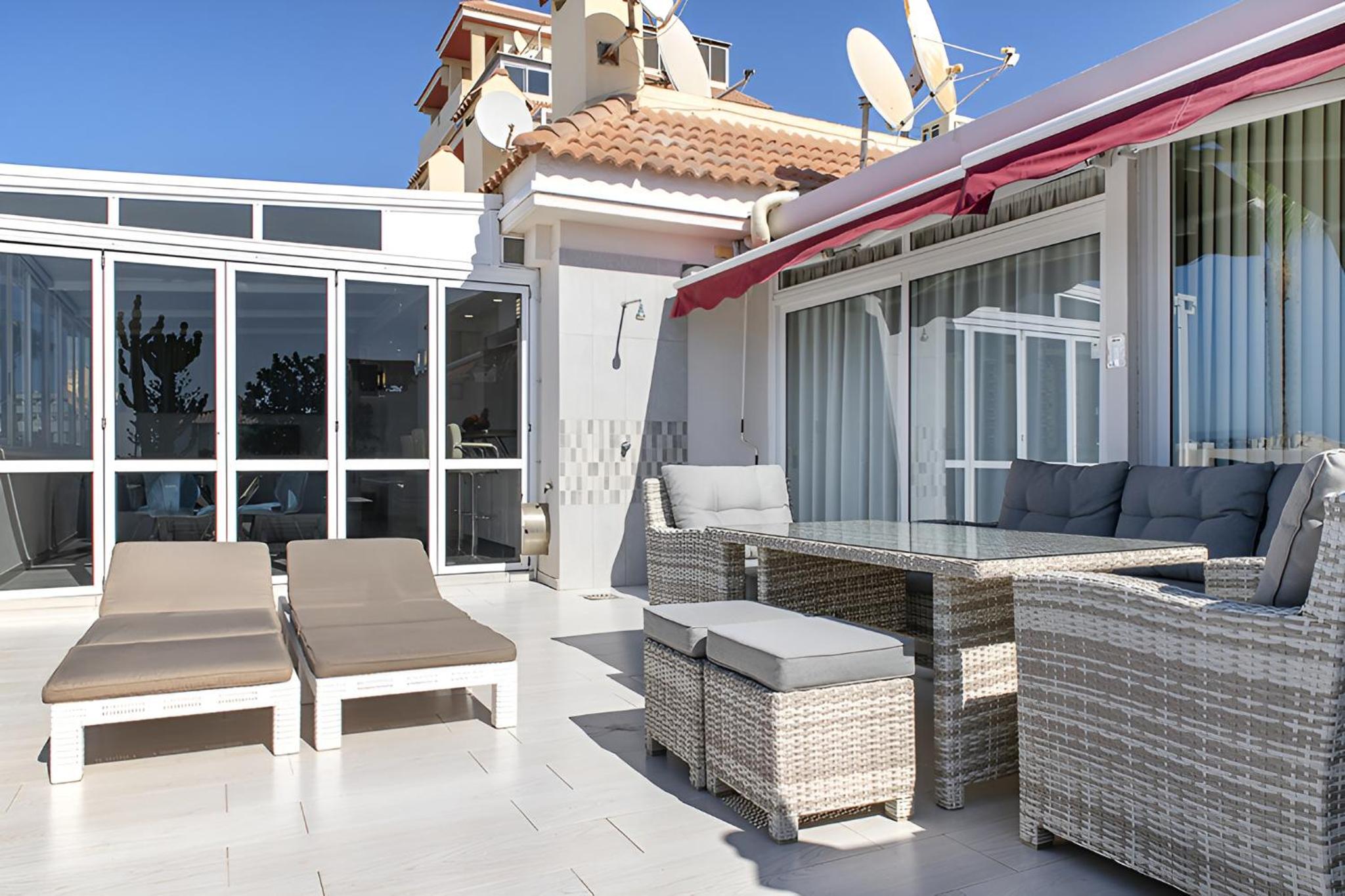 MAGNIFICENT FLAT with SPLENDID OCEAN VIEWS