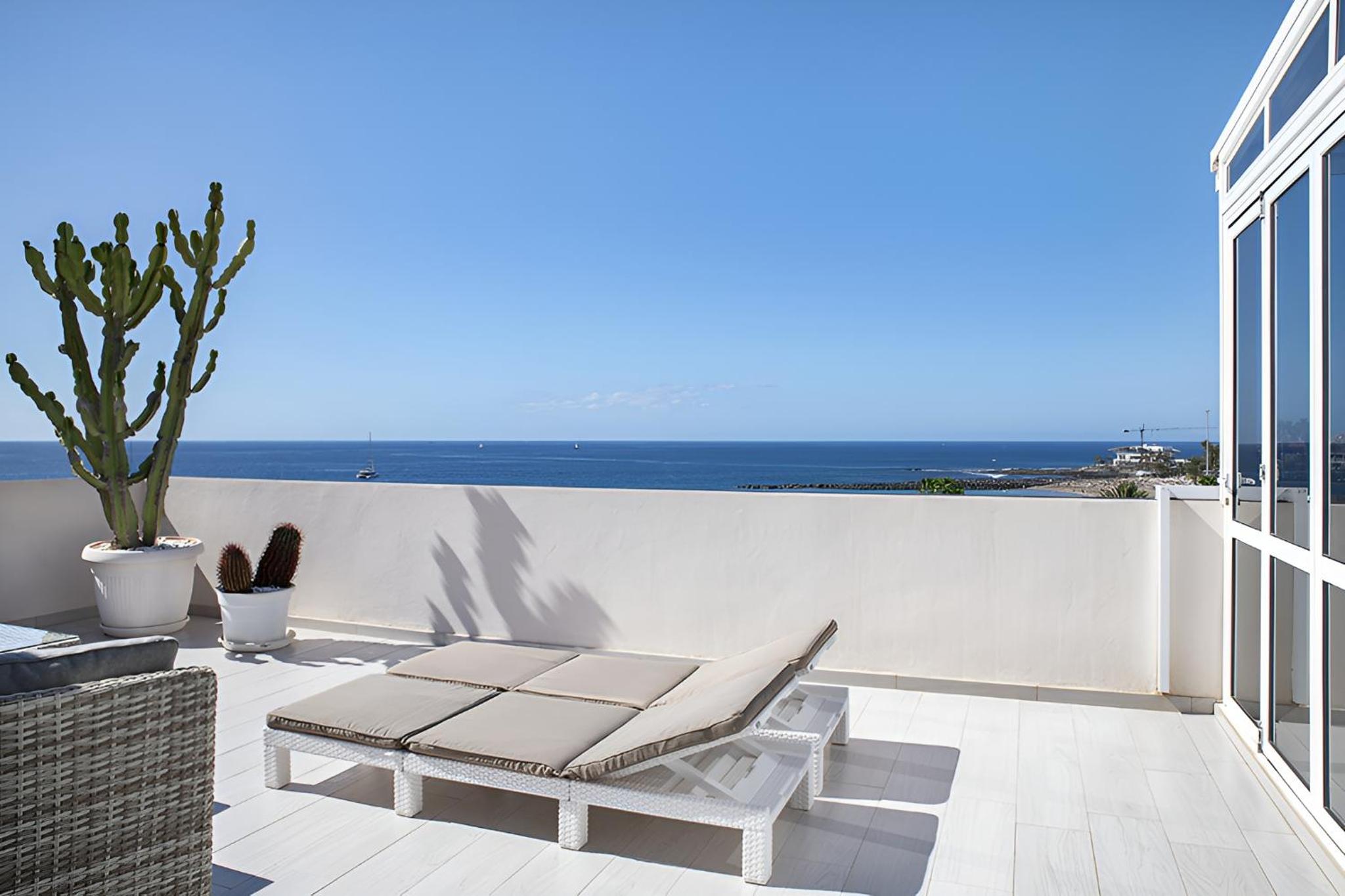 MAGNIFICENT FLAT with SPLENDID OCEAN VIEWS