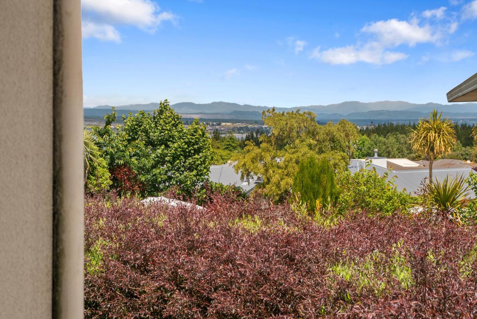 Lakewood Haven - Taupo Holiday Home view 2