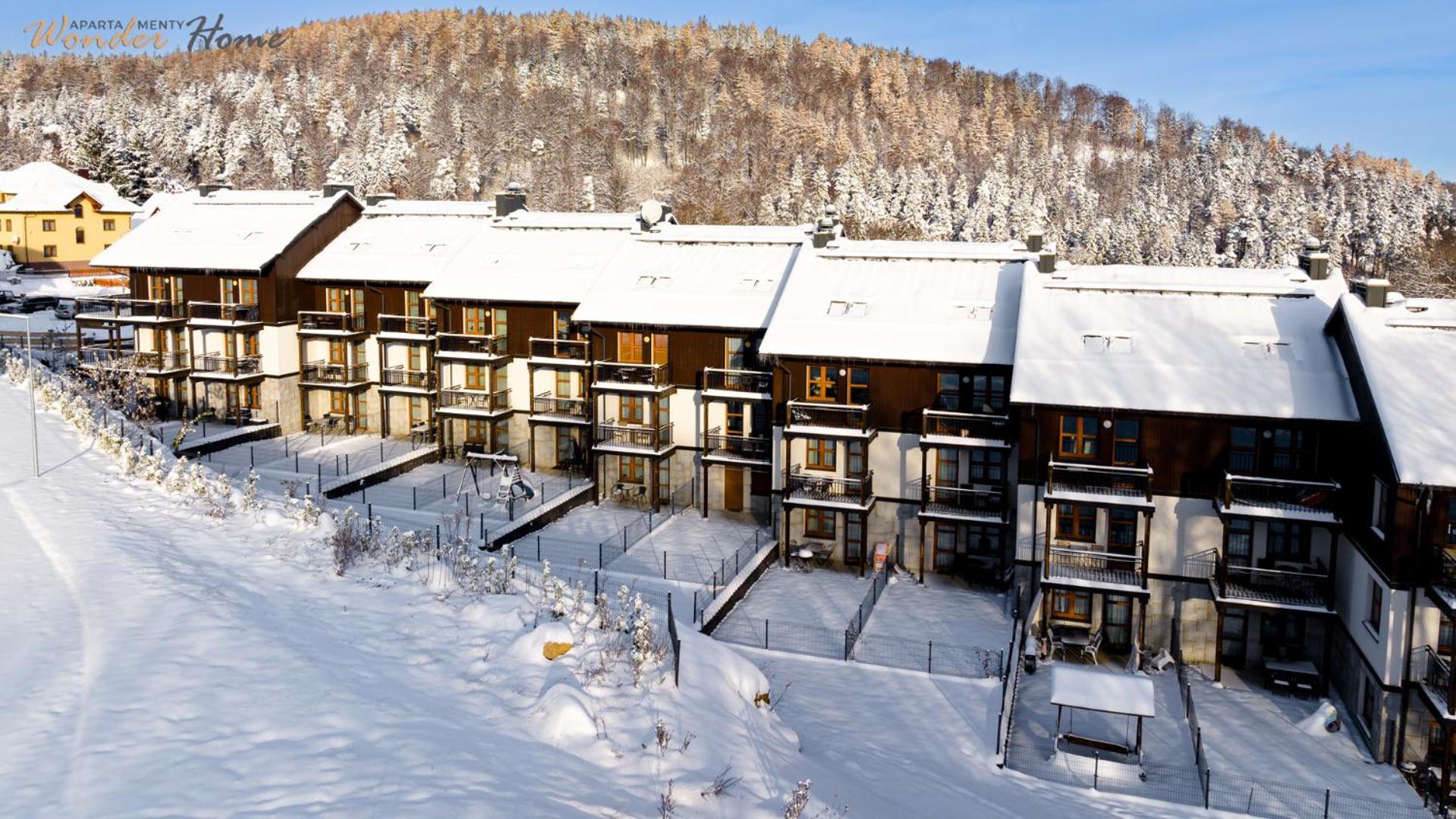 Wonder Home Residence - Apartamenty z balkonami i ogródkami, blisko stoku narciarskiego Karpatka i szlaków turystycznych