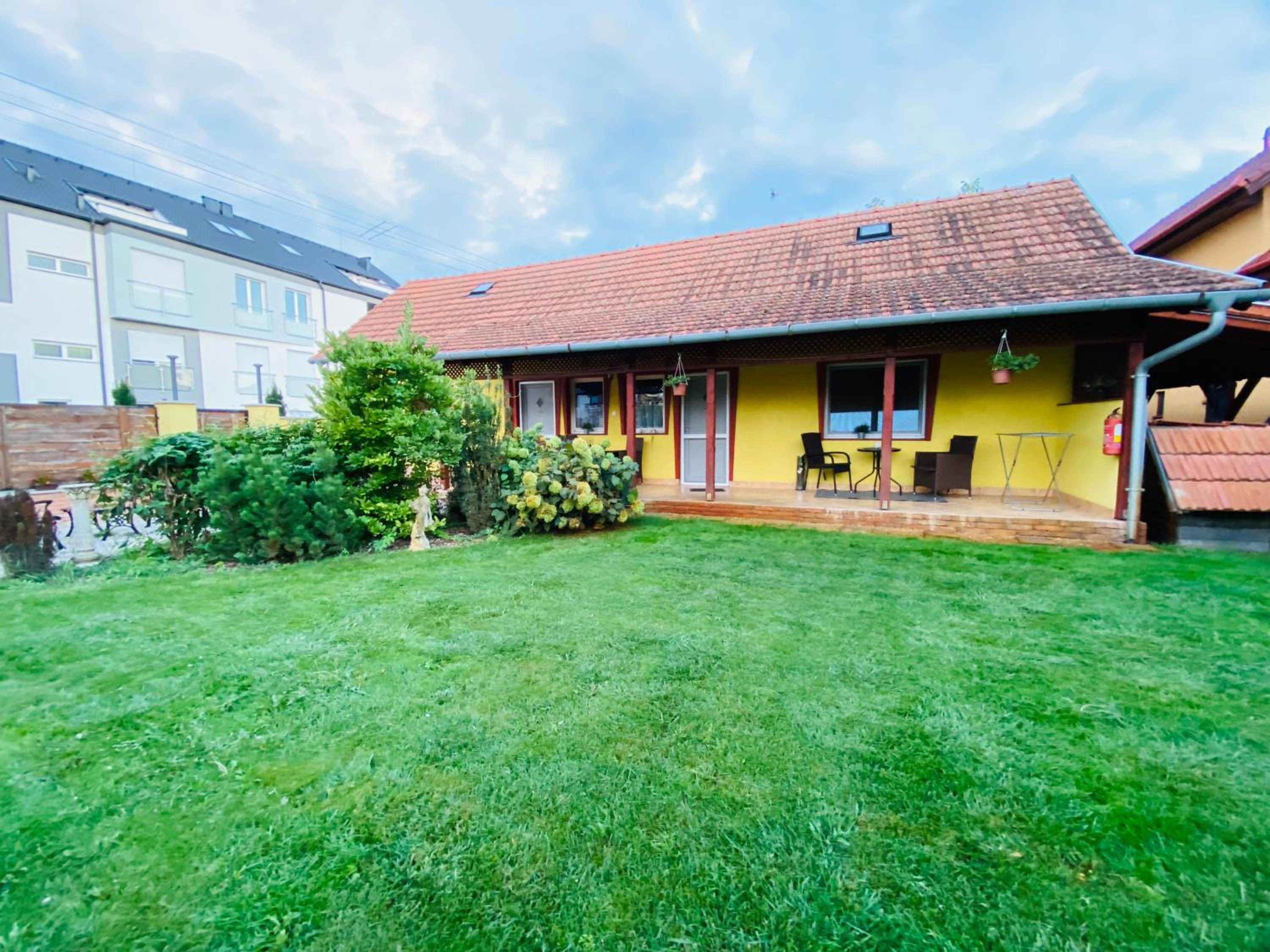 Borostyán Apartmanház
