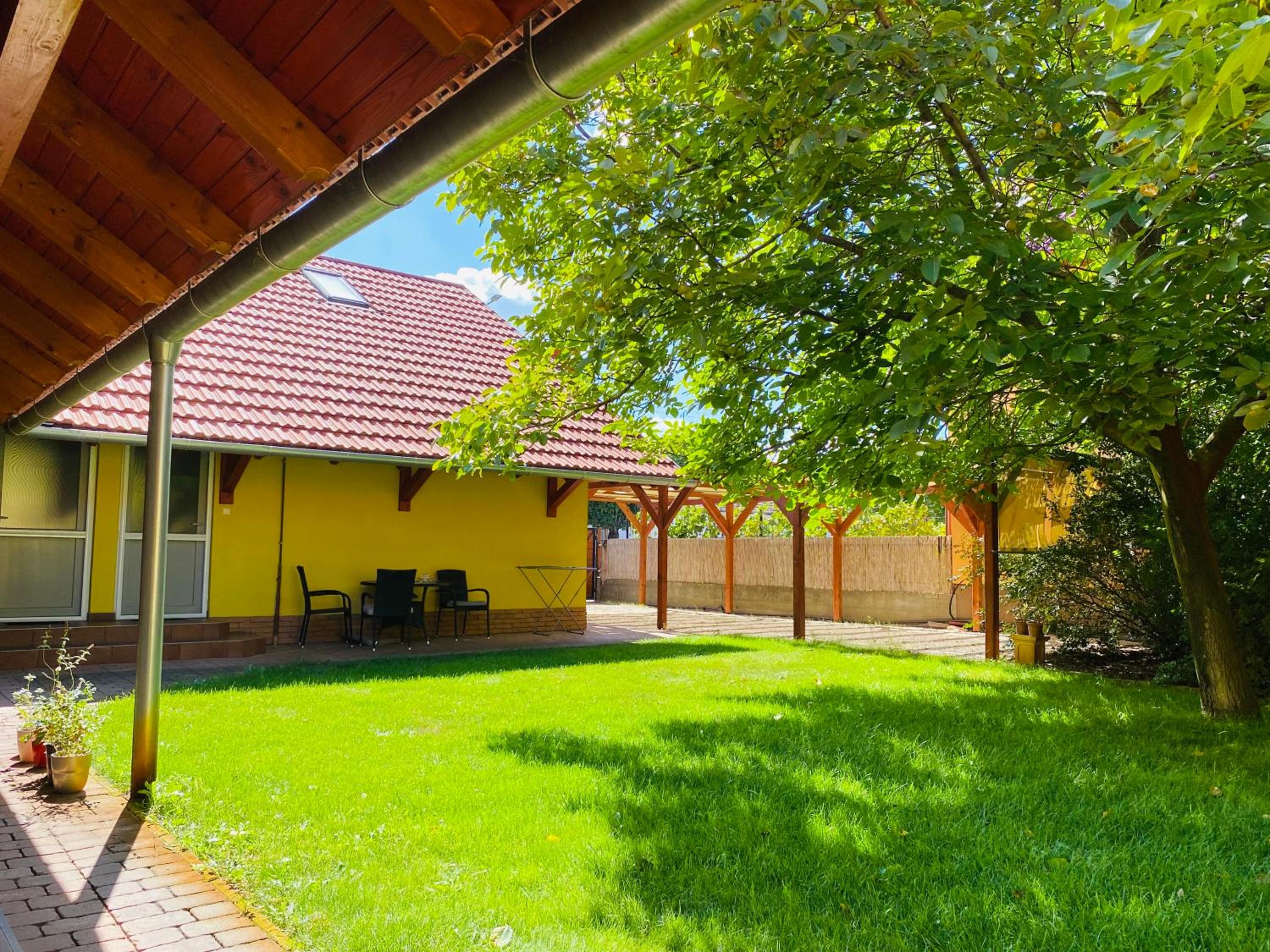 Borostyán Apartmanház