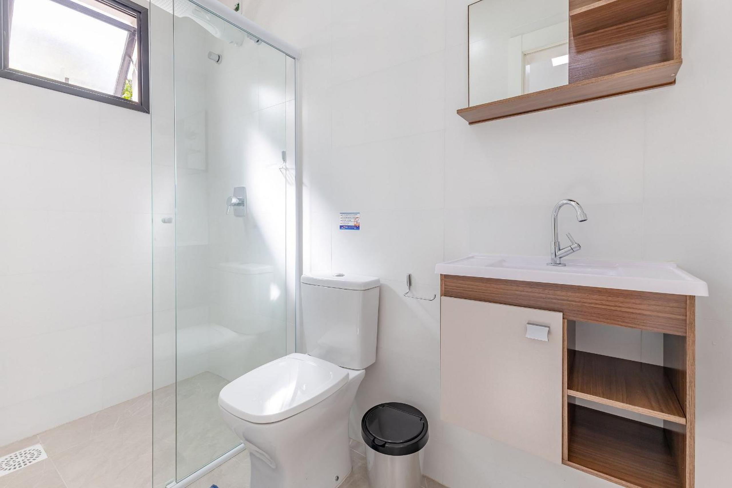 Apartamento em Condomínio com Piscina Pertinho do Mar