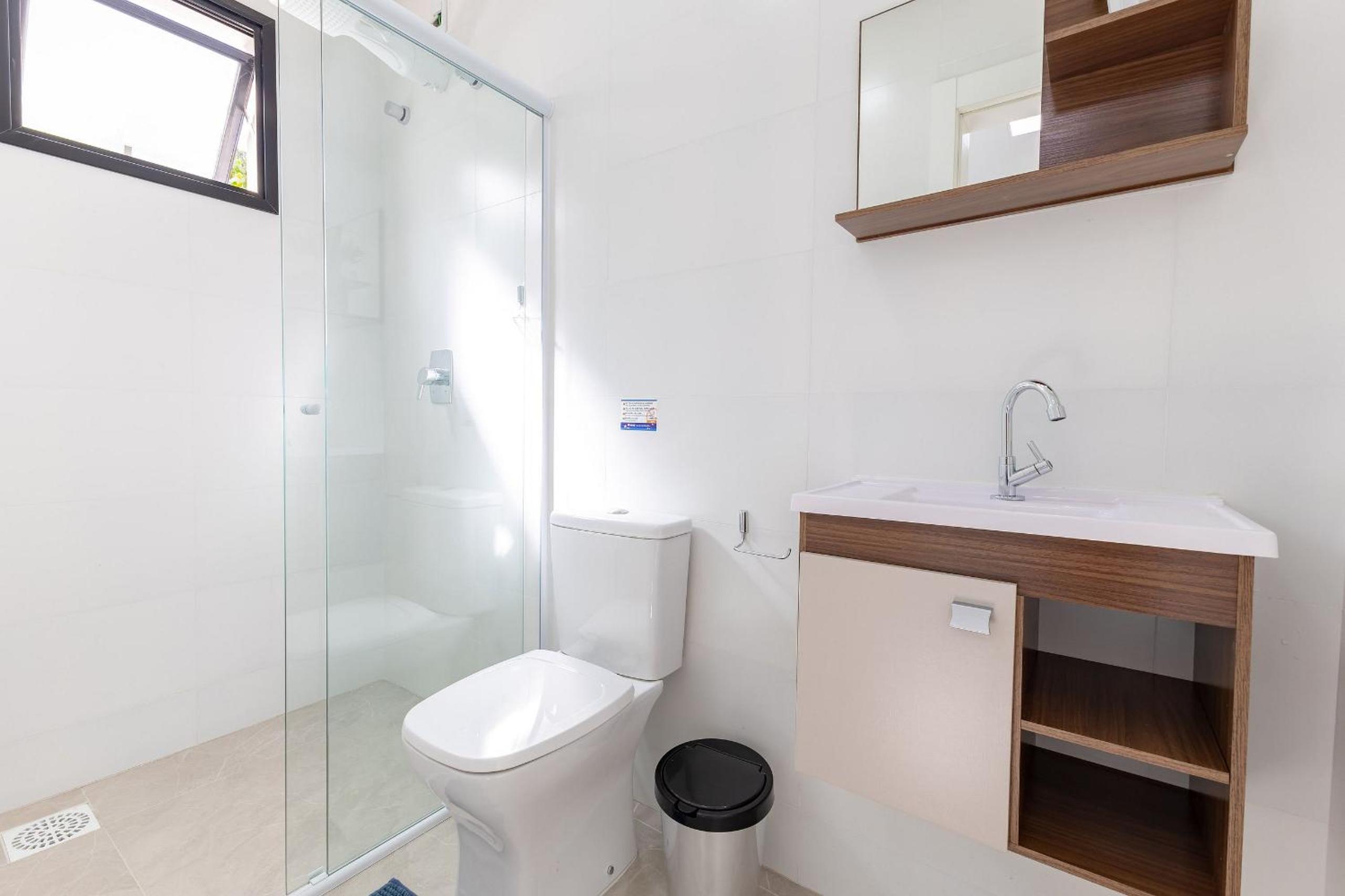 Apartamento em Condomínio com Piscina Pertinho do Mar