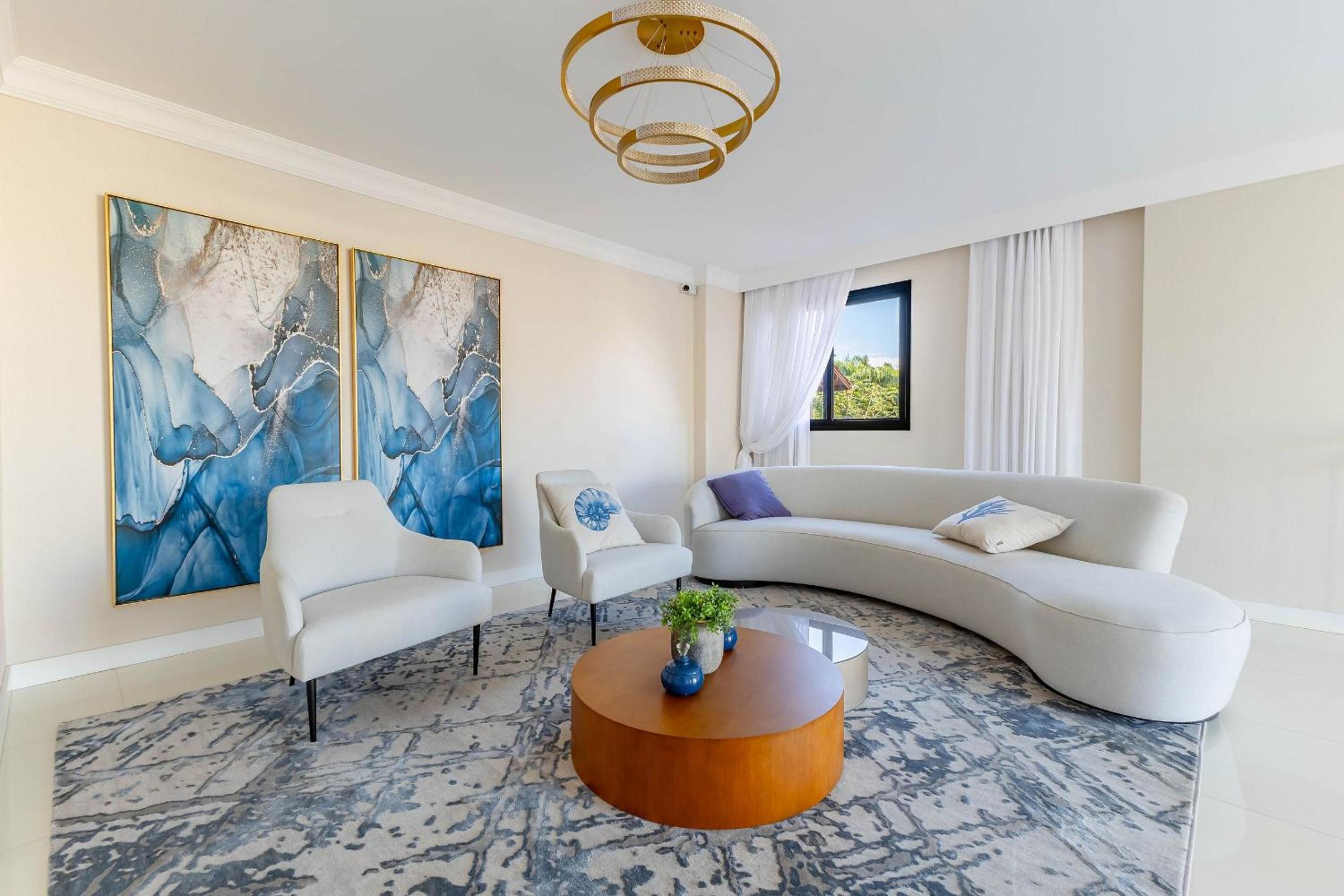 Apartamento em Condomínio com Piscina Pertinho do Mar