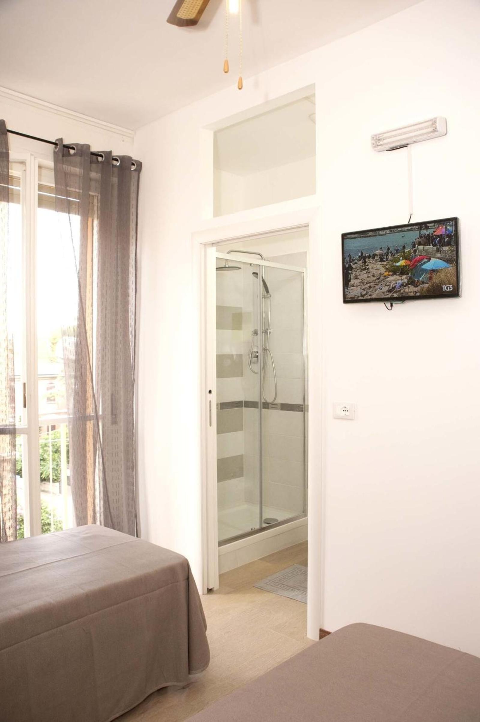 Aurora Guest House- Dimore Bolognesi view 5
