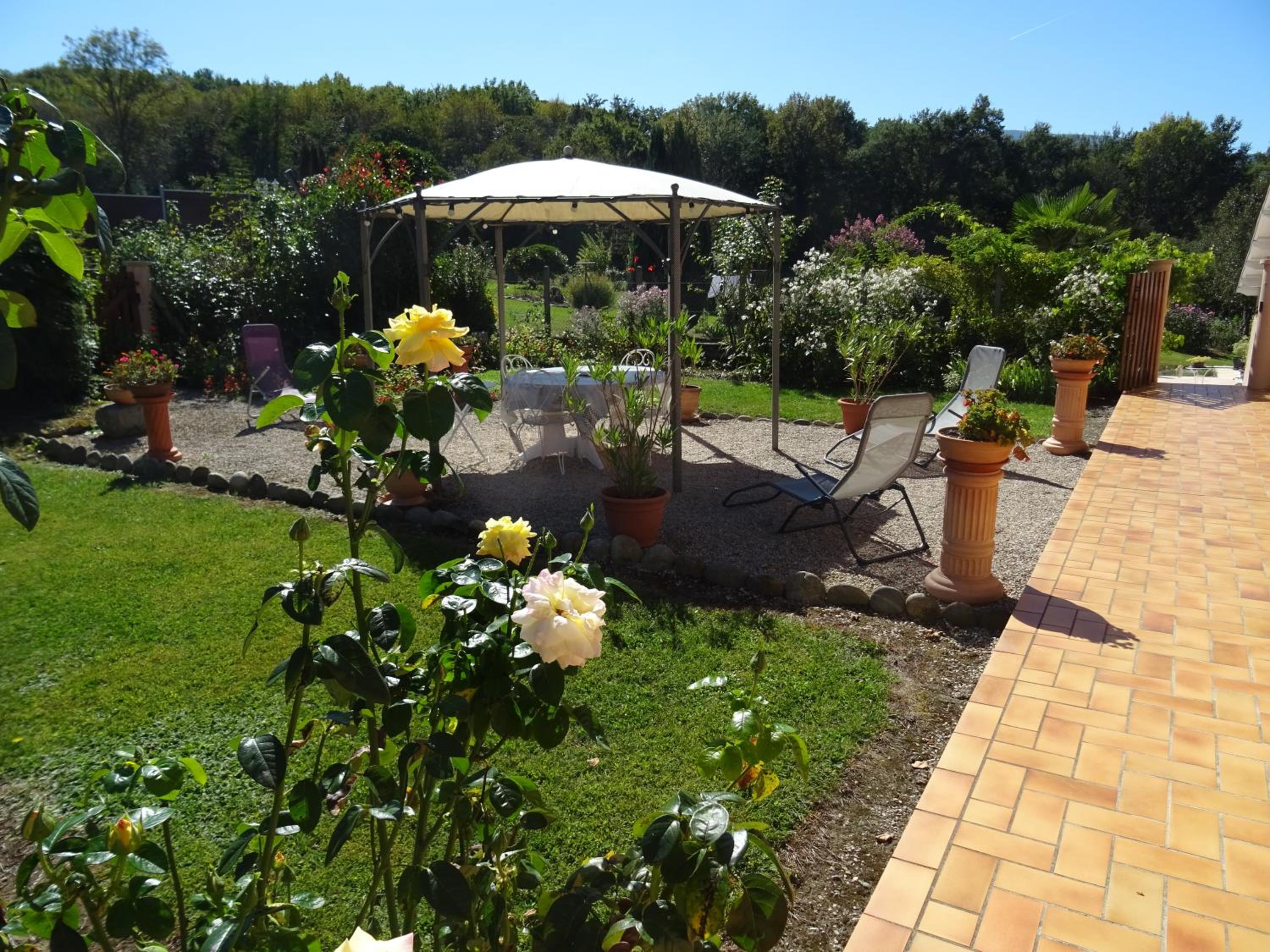 Le Clos Fleuri view 4