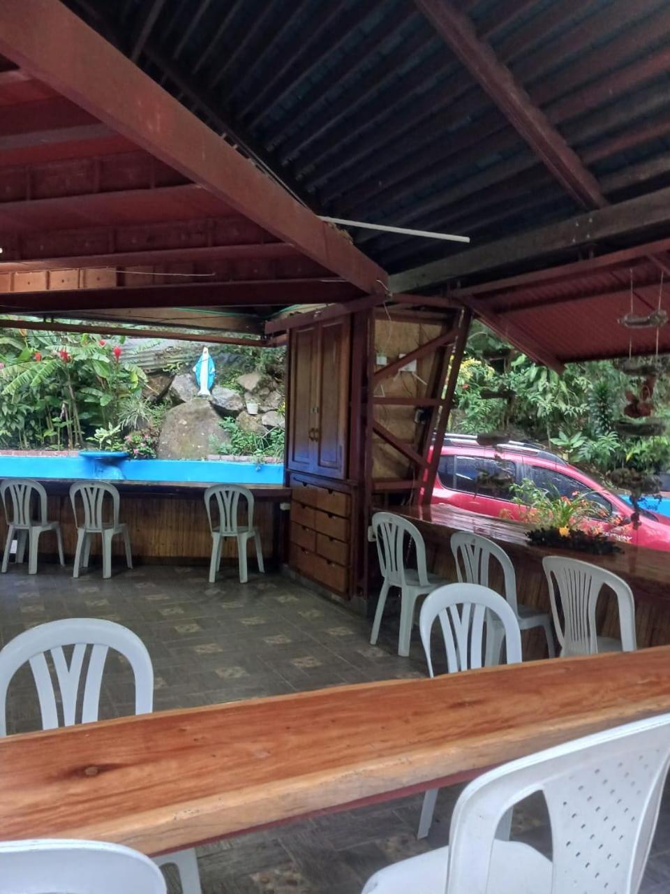 Eco Hostal La Batea De Los Colibries