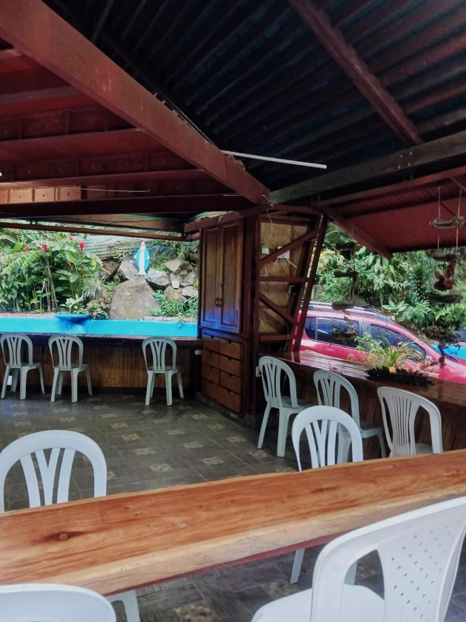 Eco Hostal La Batea De Los Colibries
