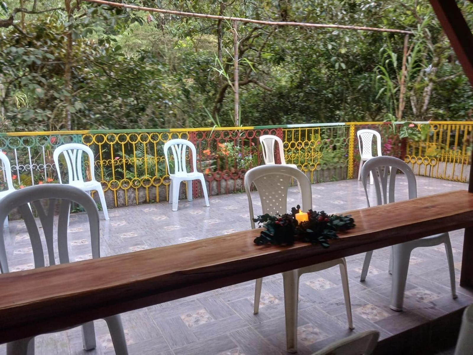 Eco Hostal La Batea De Los Colibries