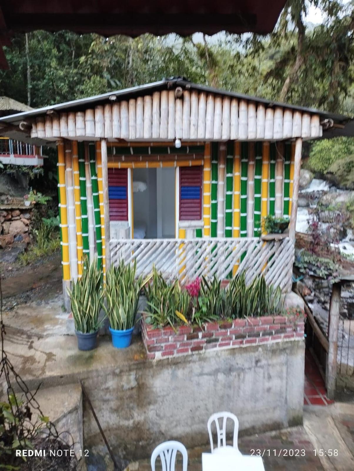 Eco Hostal La Batea De Los Colibries